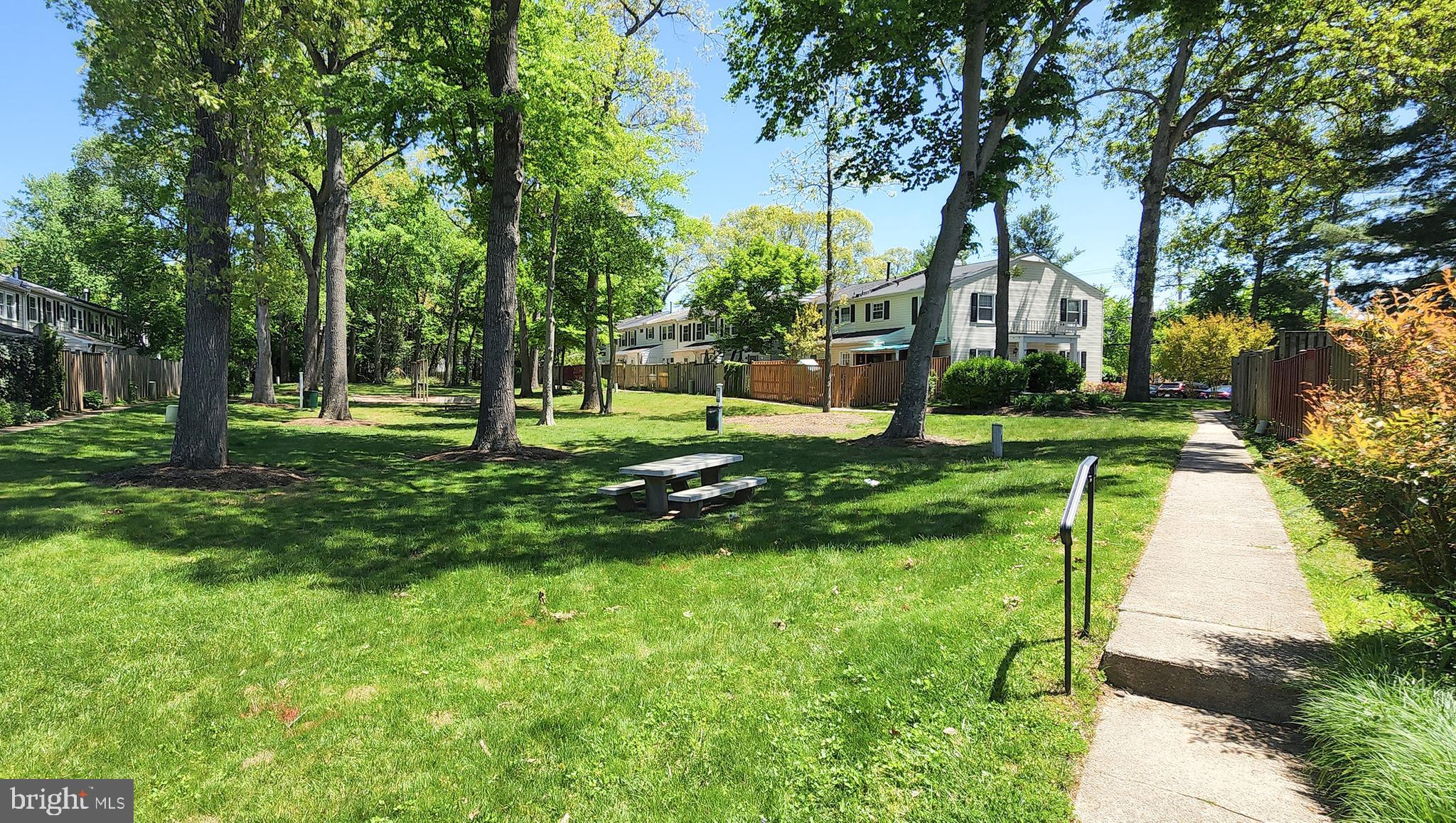 CROFTON TOWNE - Residential