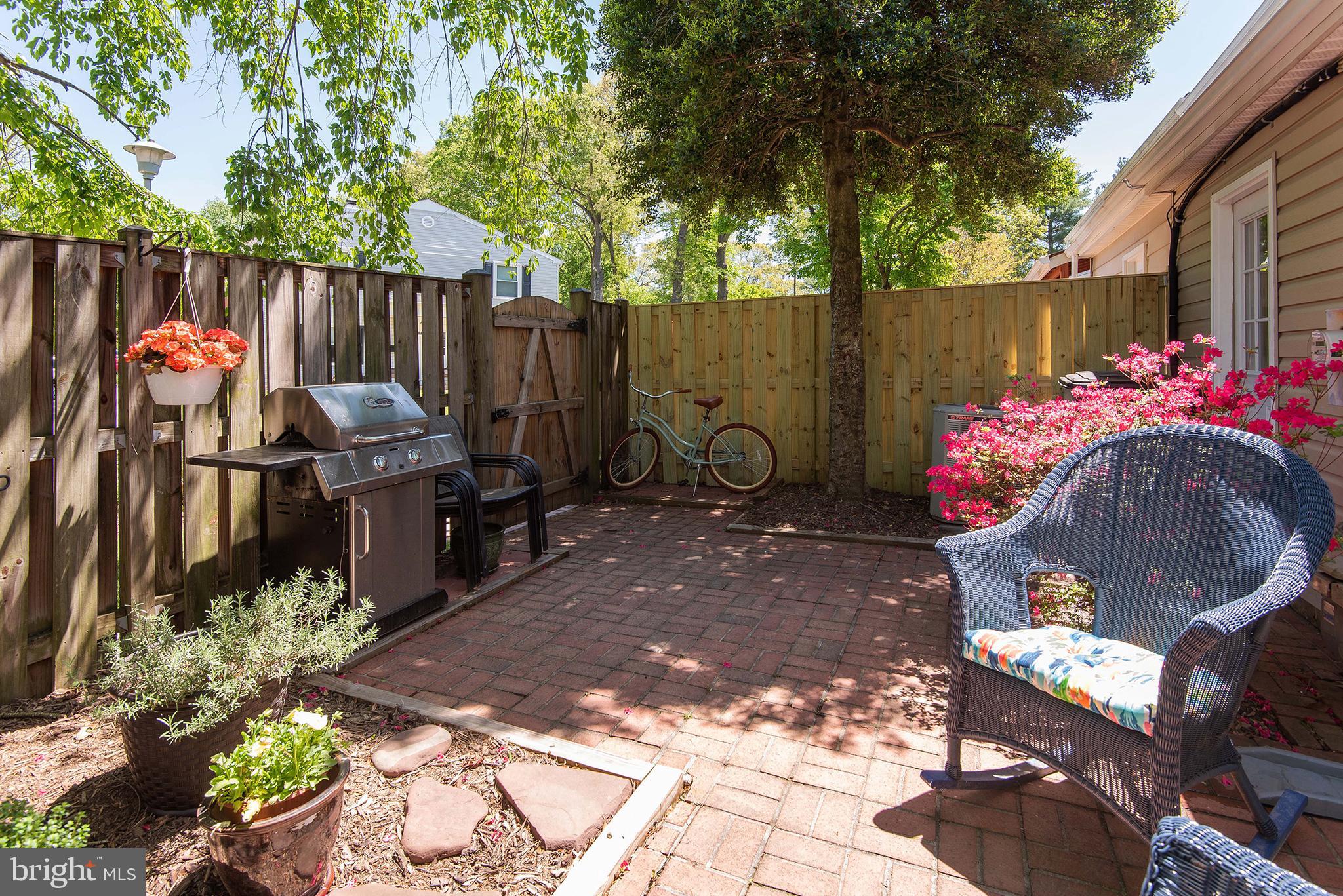 CROFTON TOWNE - Residential