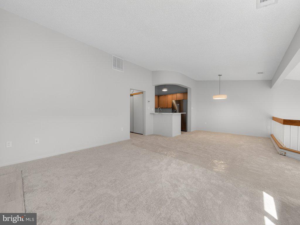 VILLARIDGE - Residential