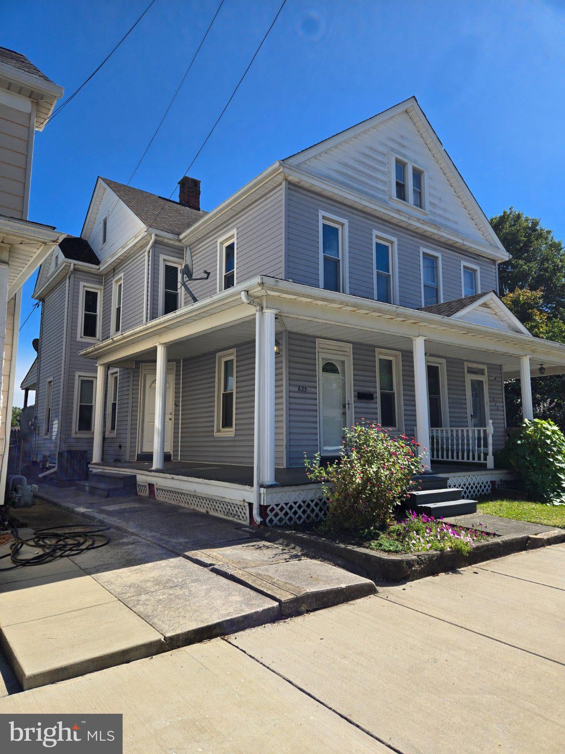 625 E MIDDLE STREET