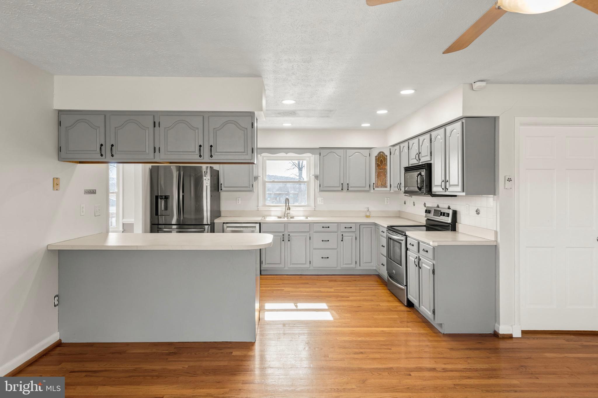 FORT EDWARDS ESTATES - Residential