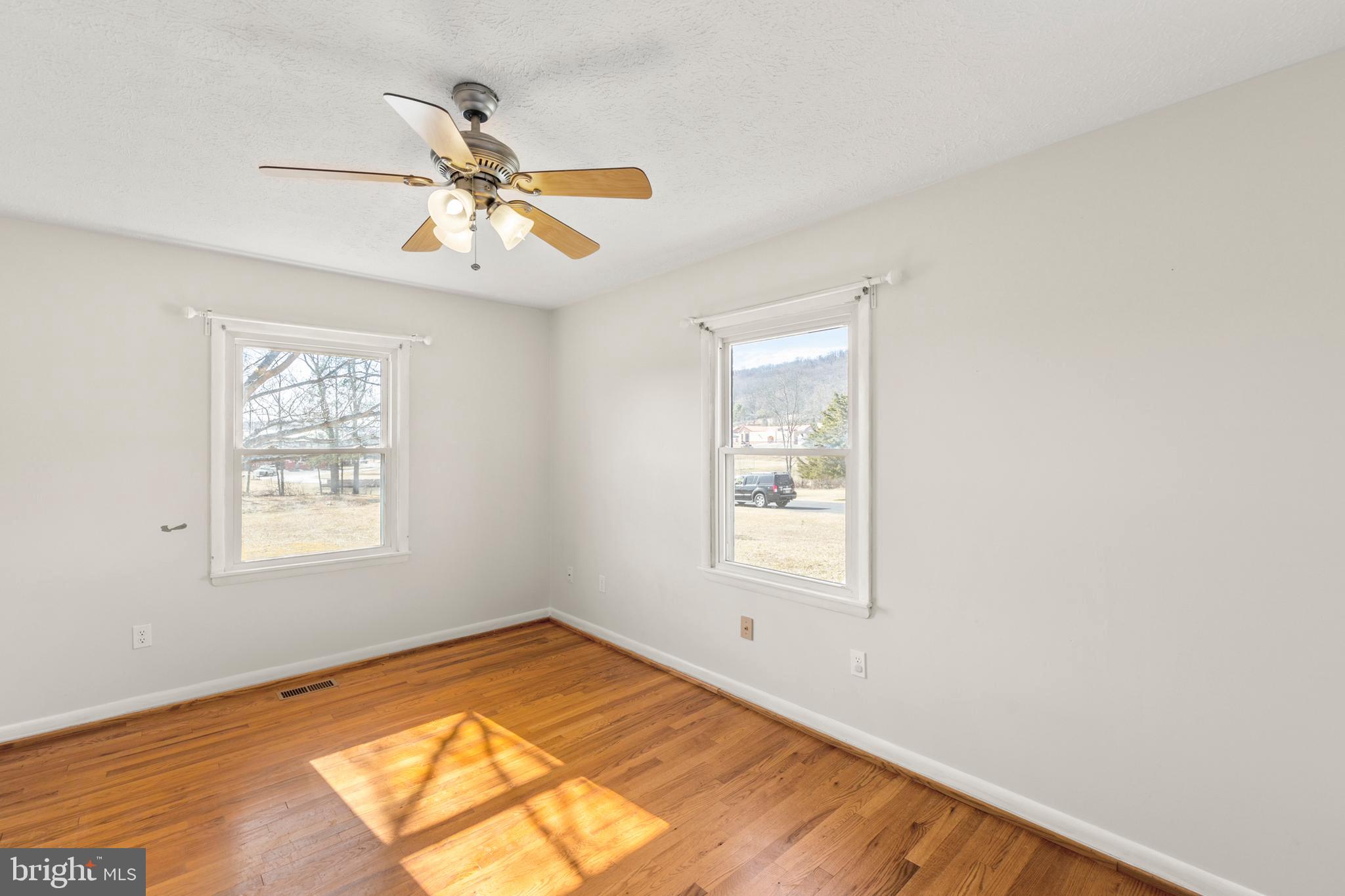 FORT EDWARDS ESTATES - Residential