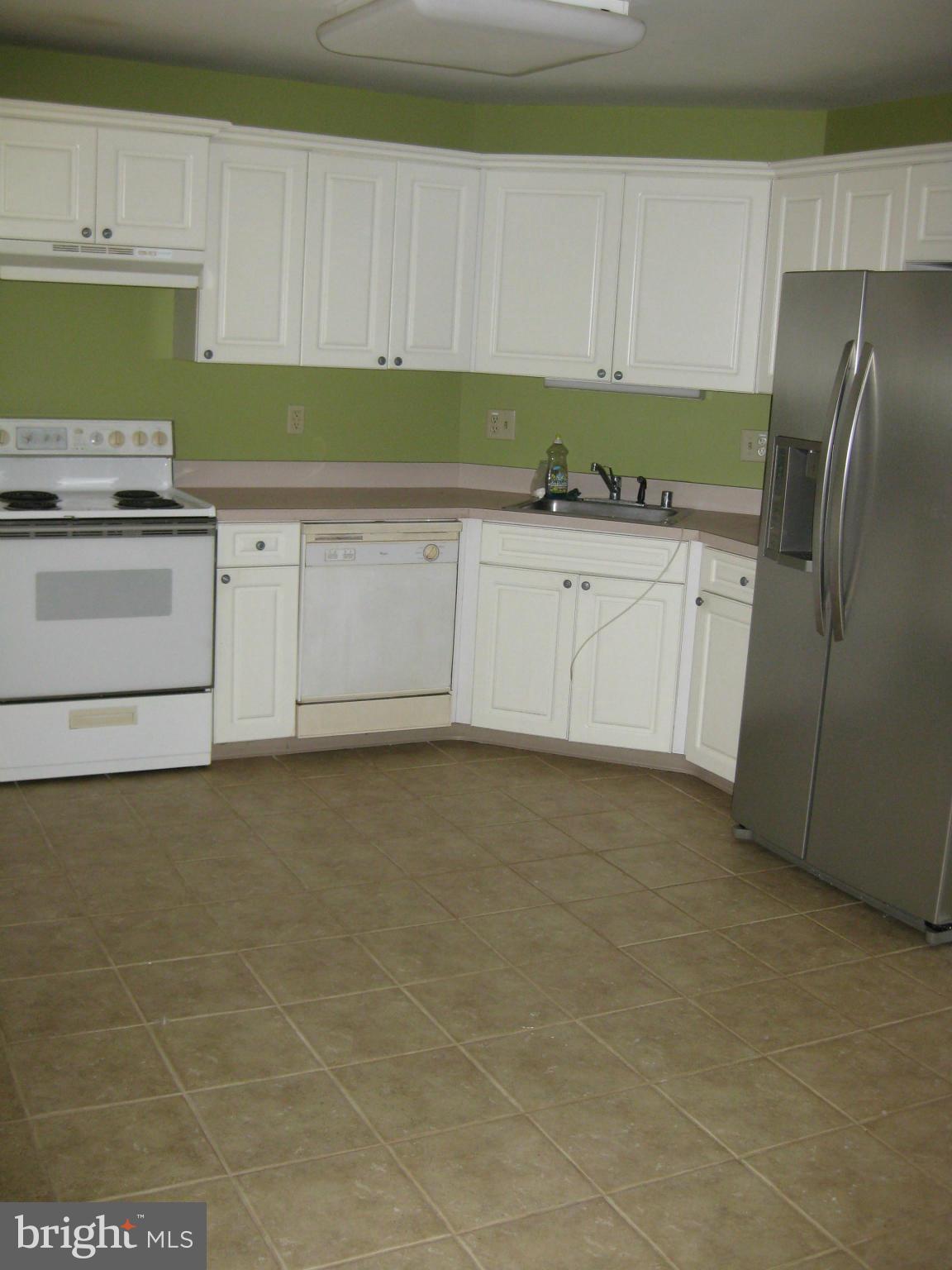 COUNTRY WALK - Residential Lease