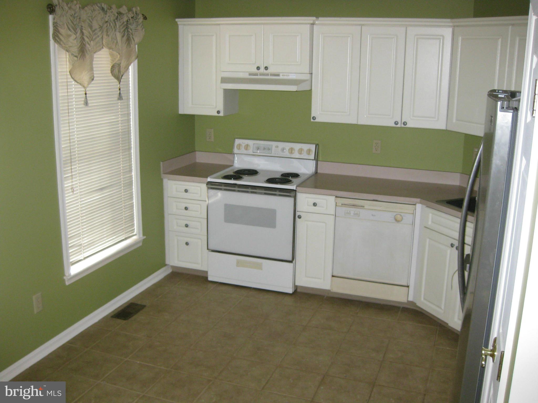 COUNTRY WALK - Residential Lease