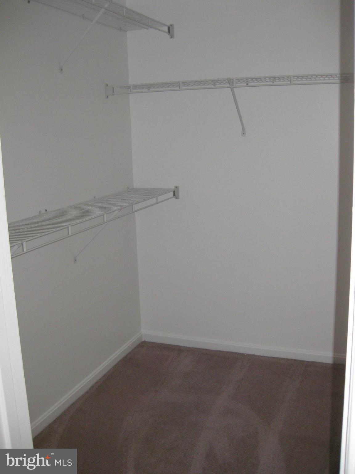 COUNTRY WALK - Residential Lease