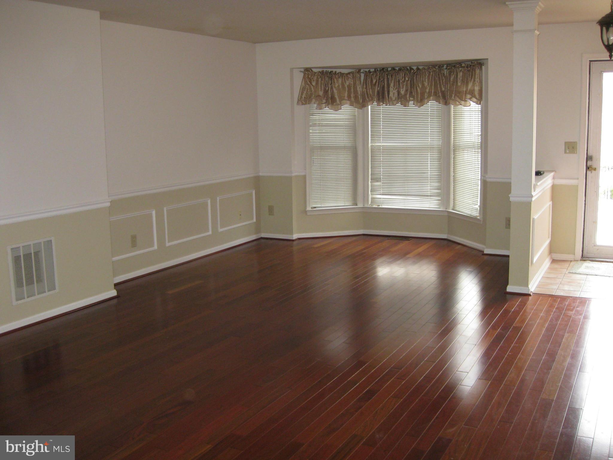 COUNTRY WALK - Residential Lease