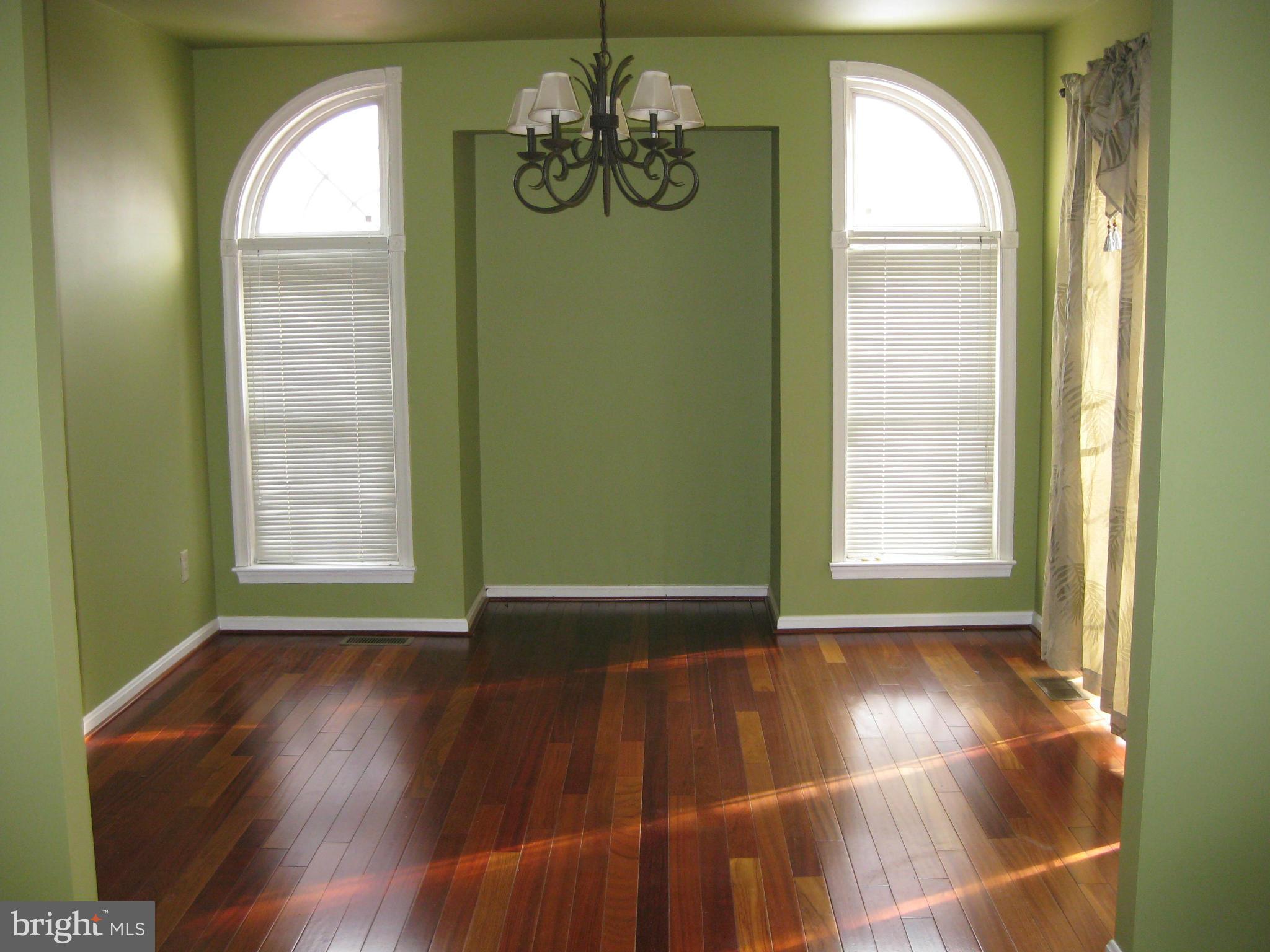 COUNTRY WALK - Residential Lease