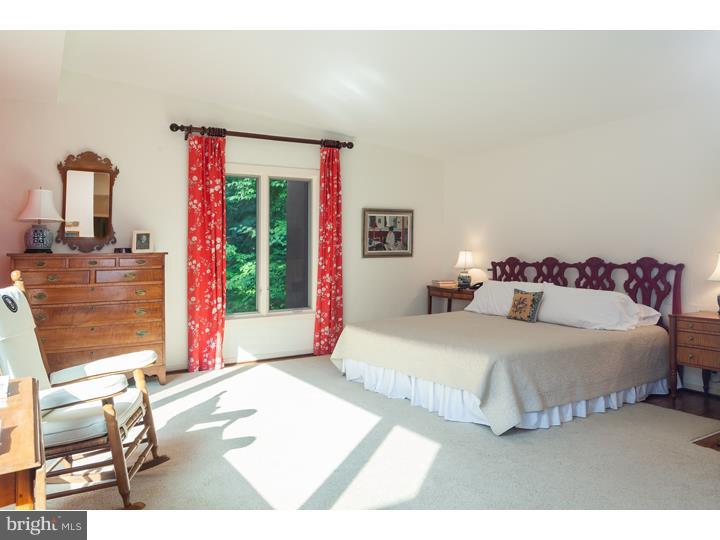 CHESTNUT HILL - Residential