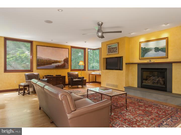 CHESTNUT HILL - Residential