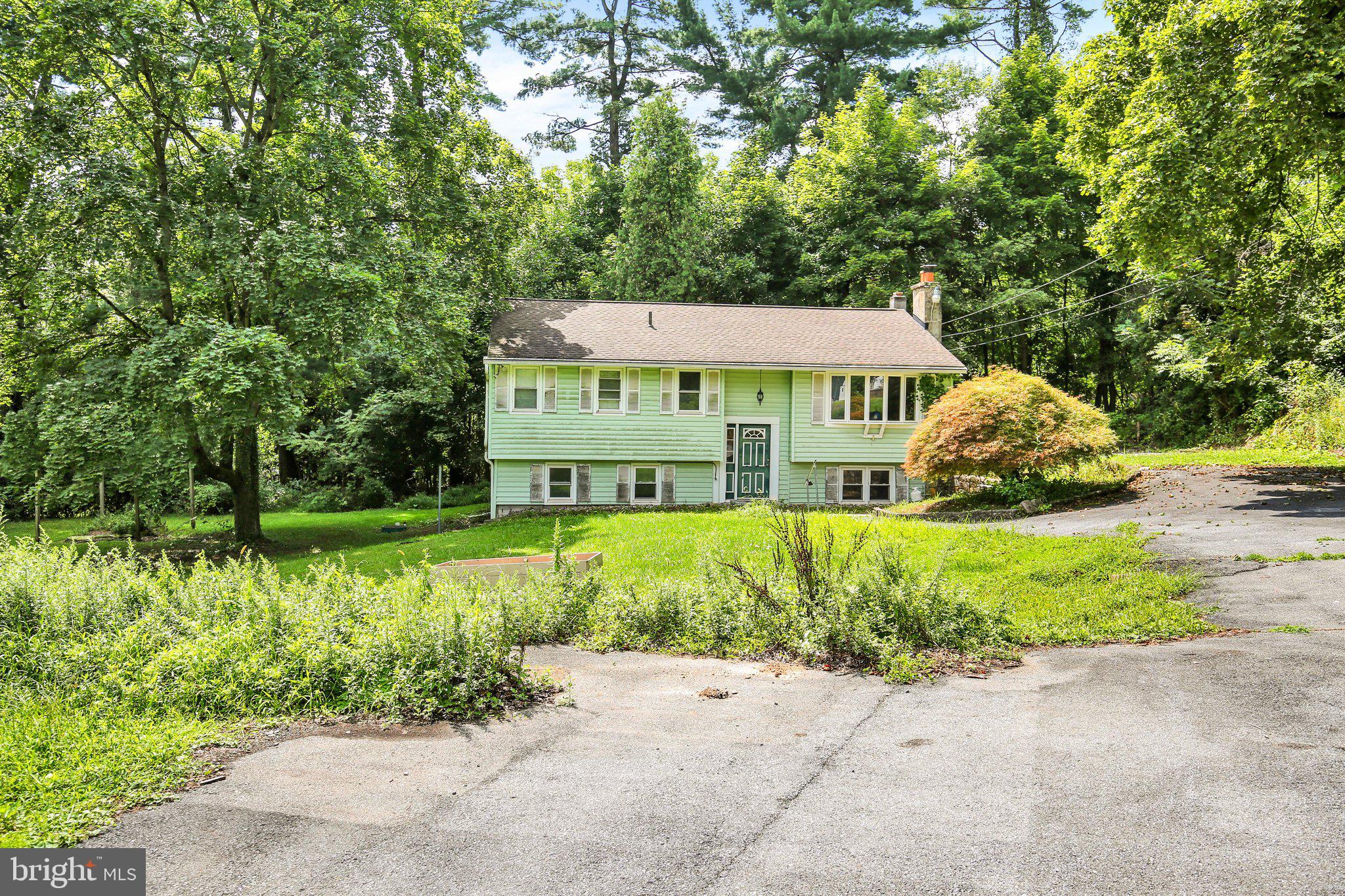 3323 E GALEN HALL ROAD
