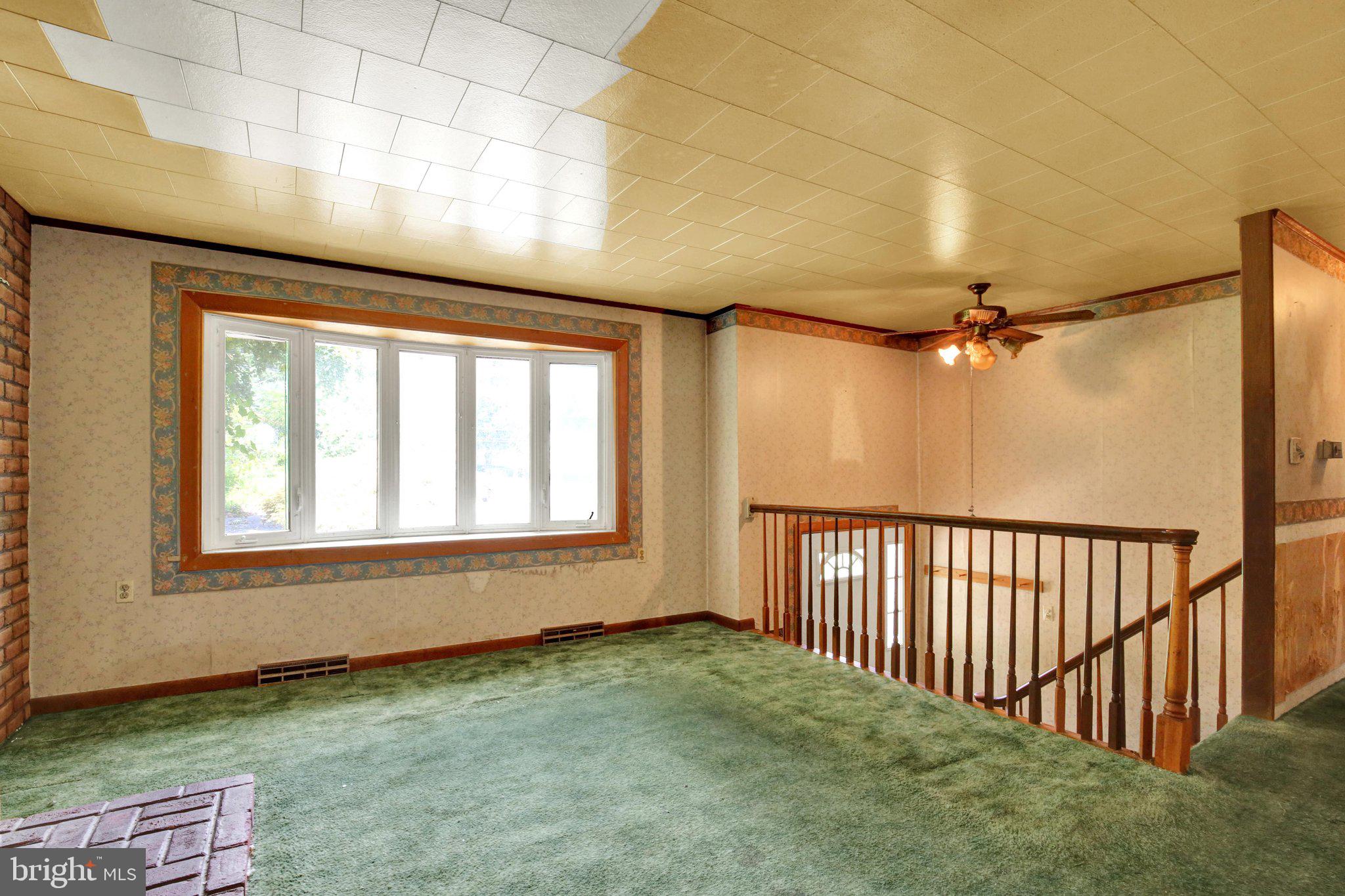 3323 E GALEN HALL ROAD