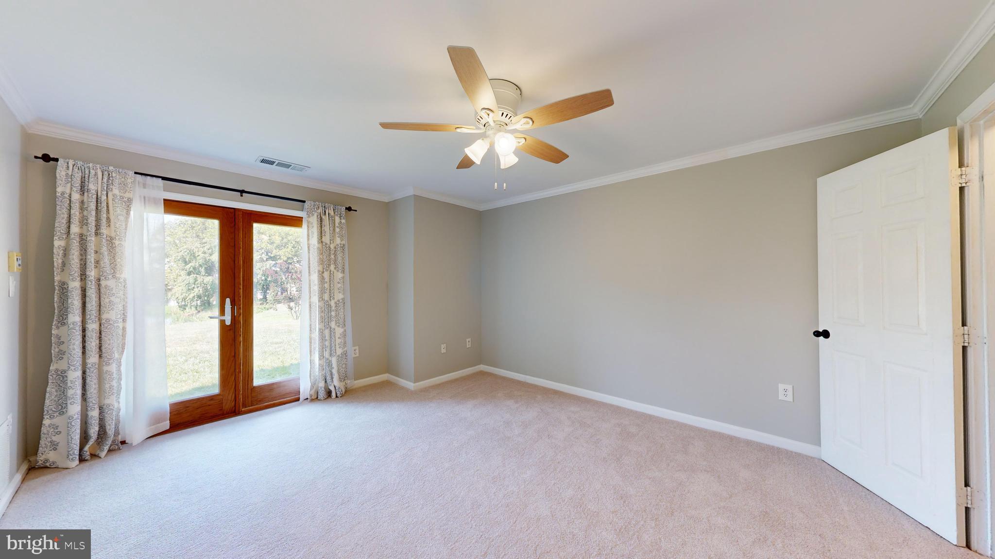 LAKESHORE CONDO - Residential