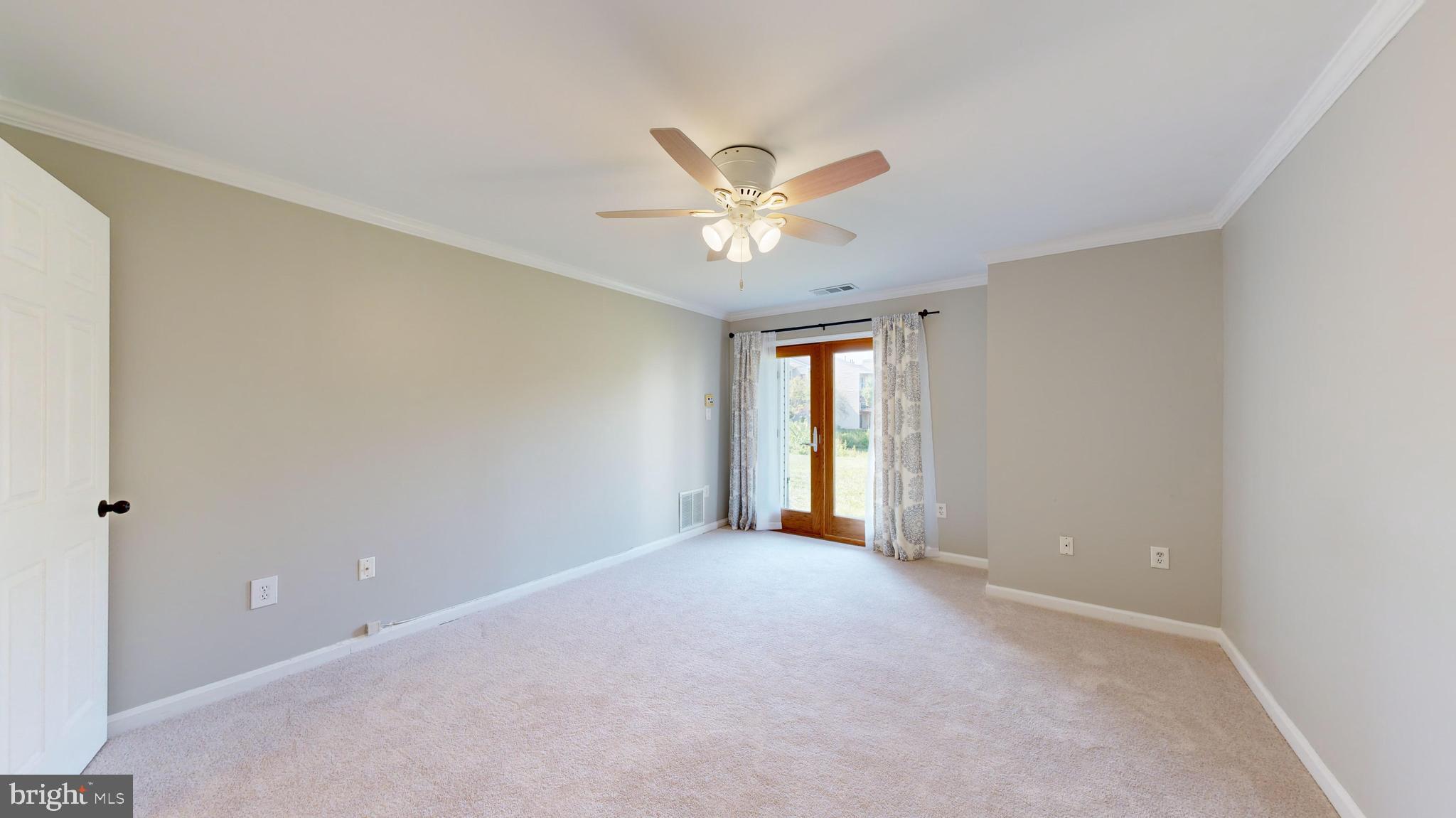 LAKESHORE CONDO - Residential