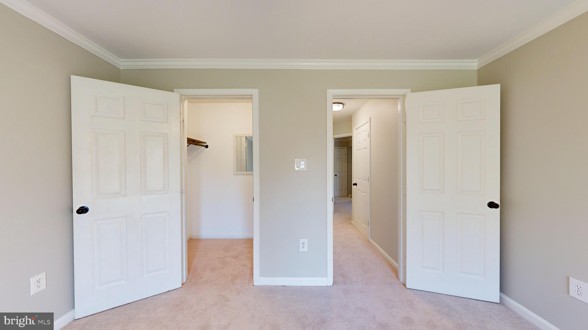 LAKESHORE CONDO - Residential