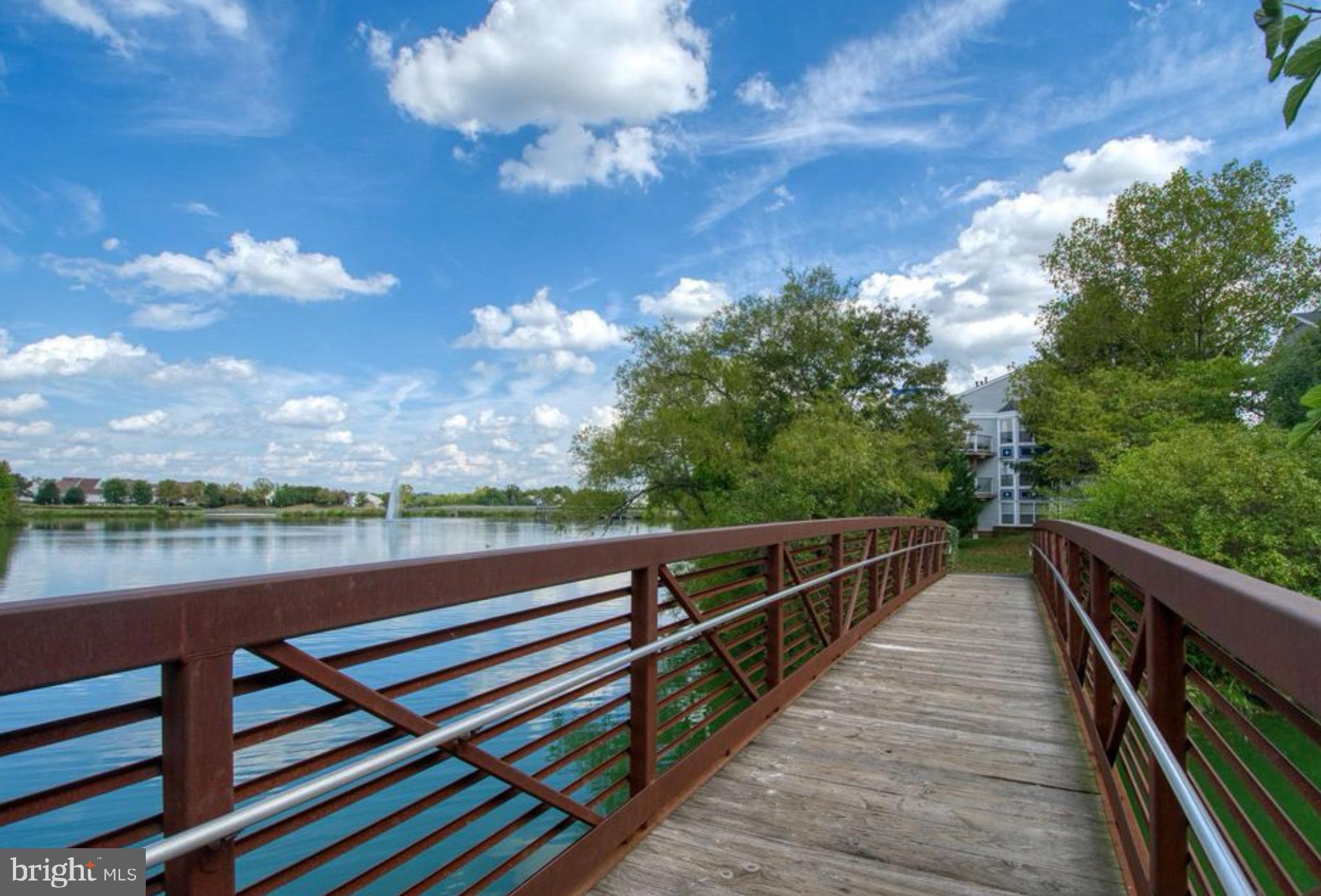 LAKESHORE CONDO - Residential