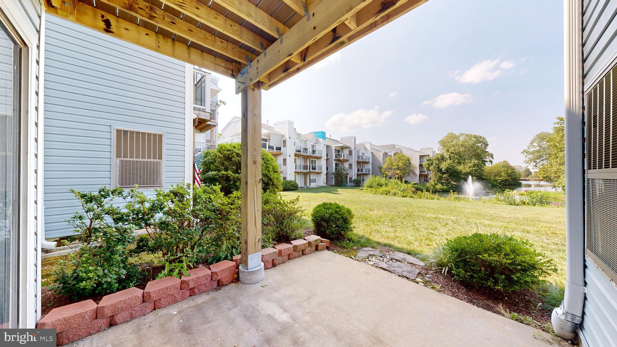 LAKESHORE CONDO - Residential