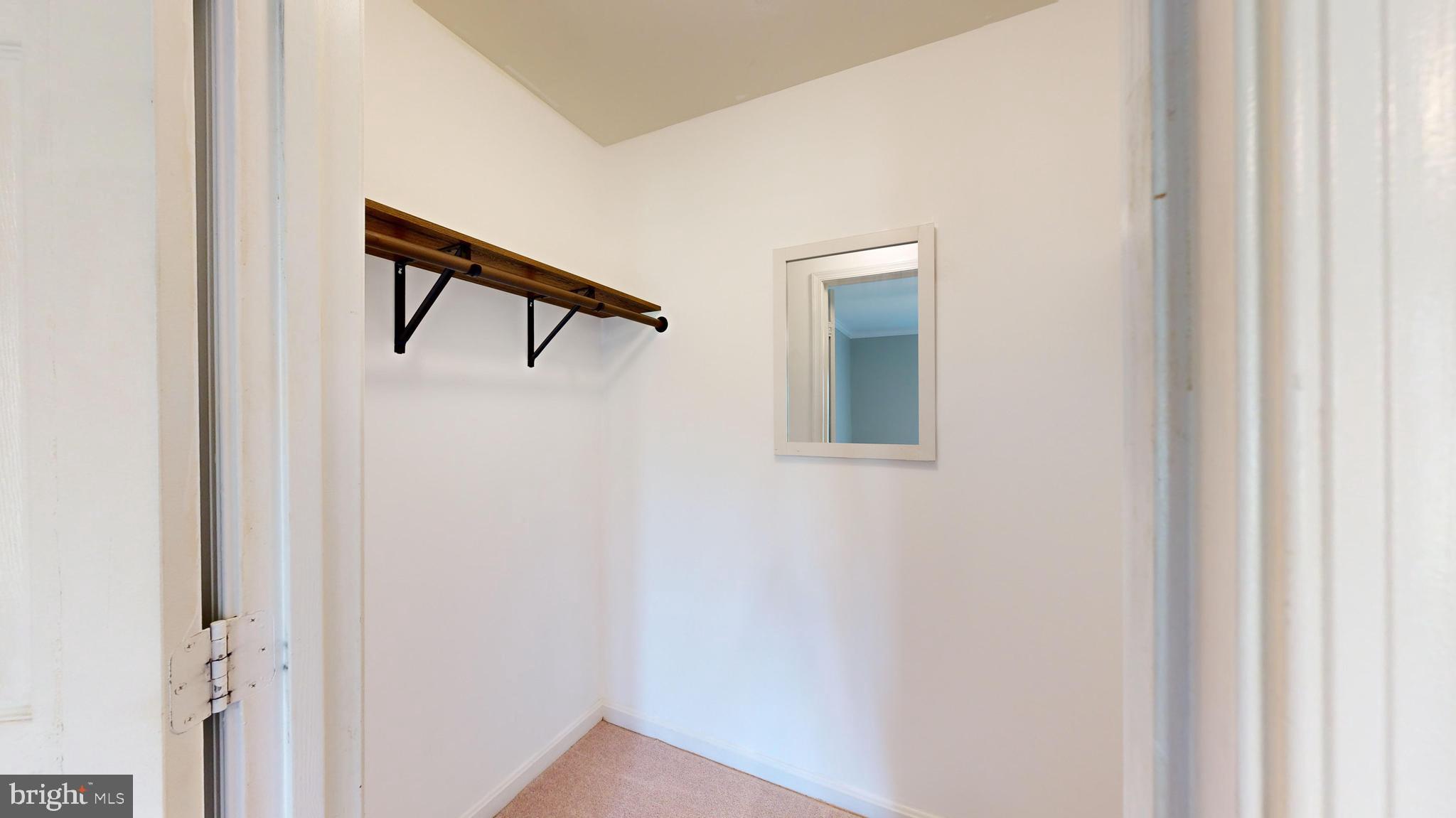 LAKESHORE CONDO - Residential