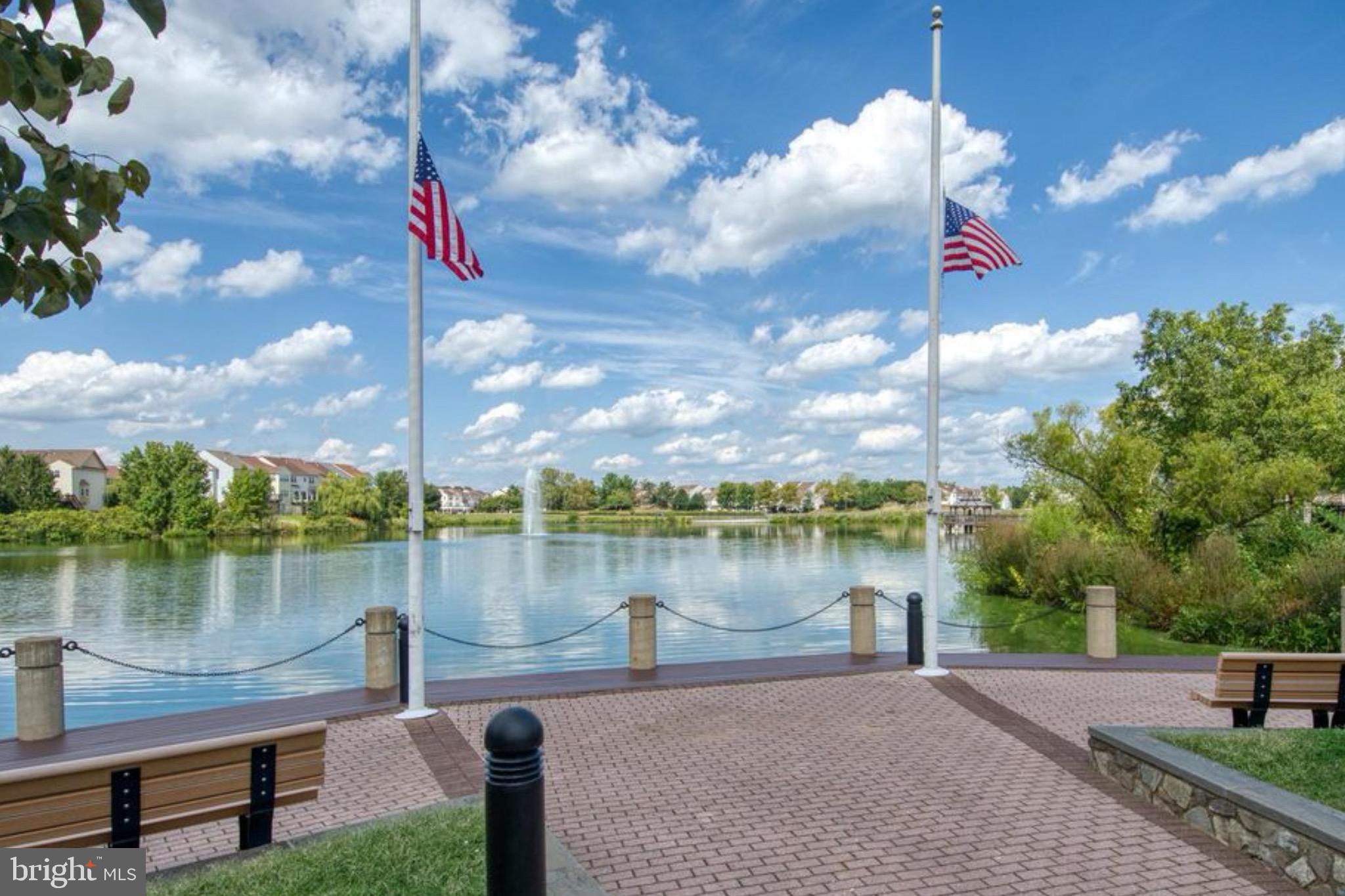 LAKESHORE CONDO - Residential