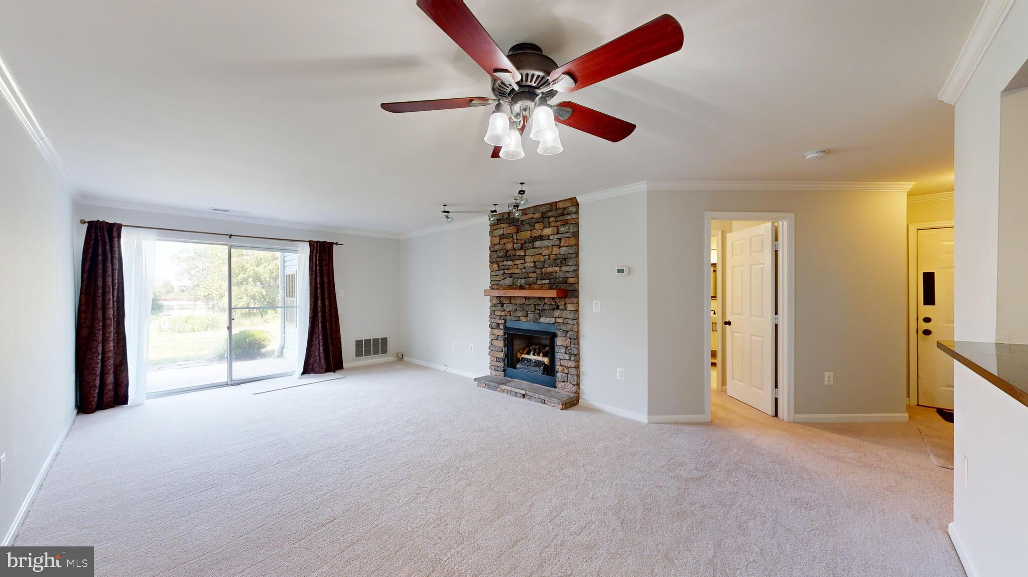 LAKESHORE CONDO - Residential