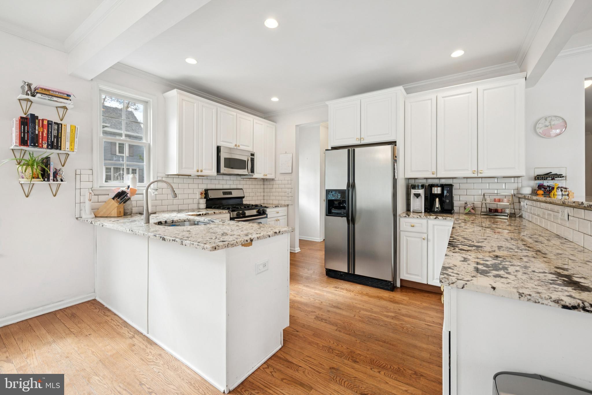 MEDFORD VILLAGE - Residential