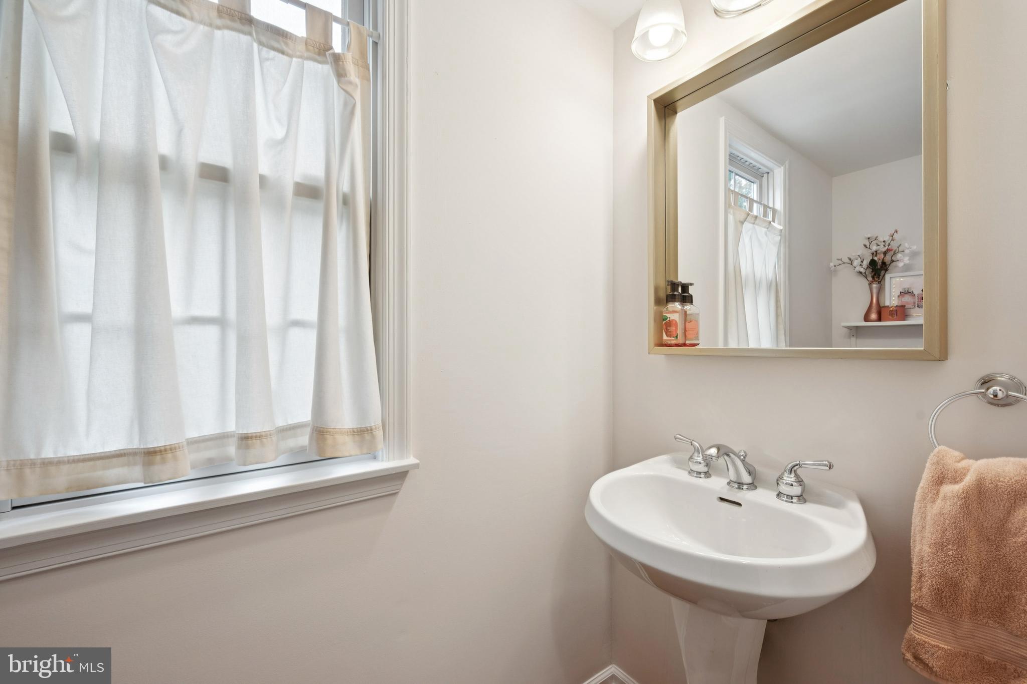 MEDFORD VILLAGE - Residential