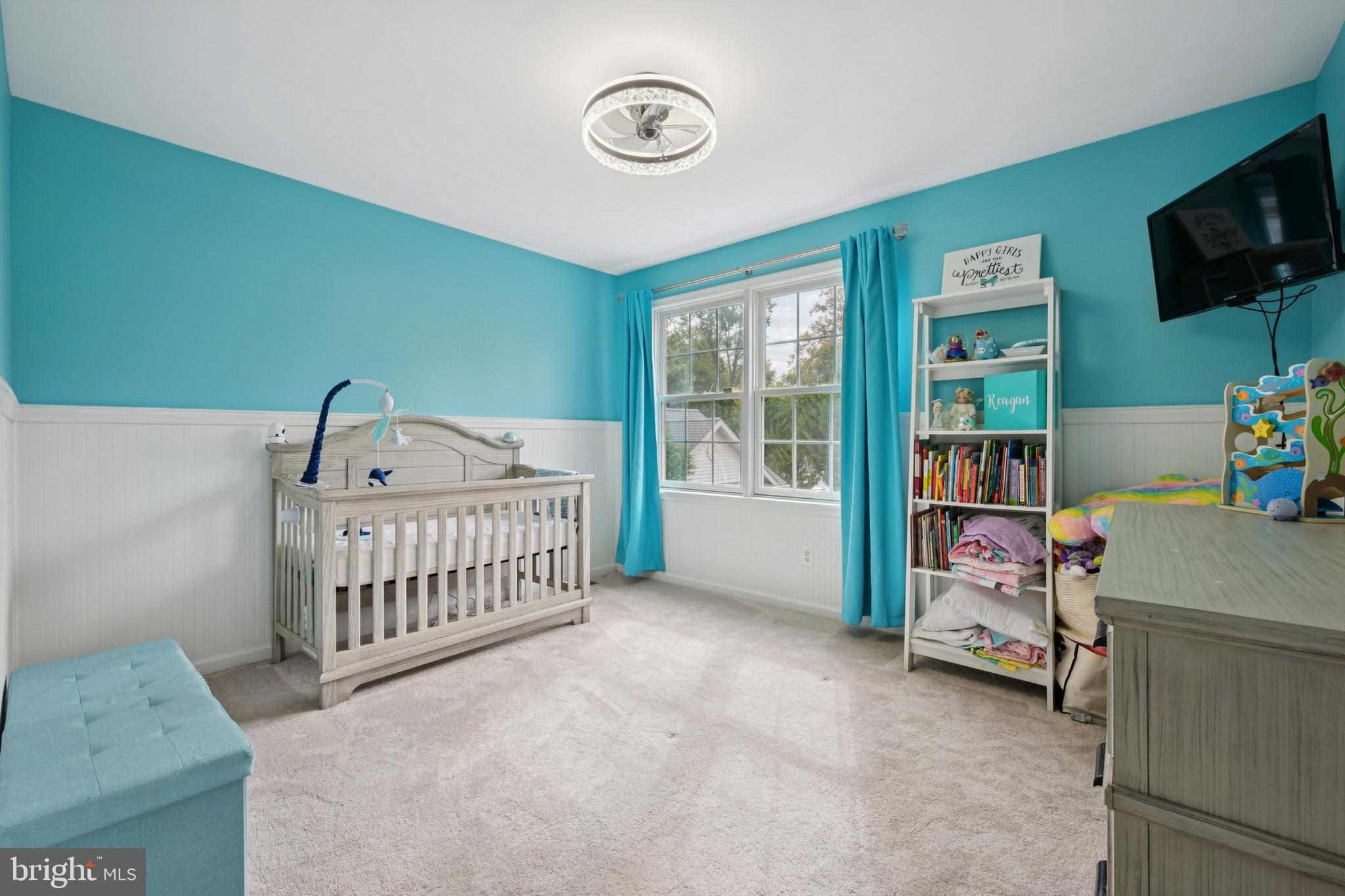 MEDFORD VILLAGE - Residential