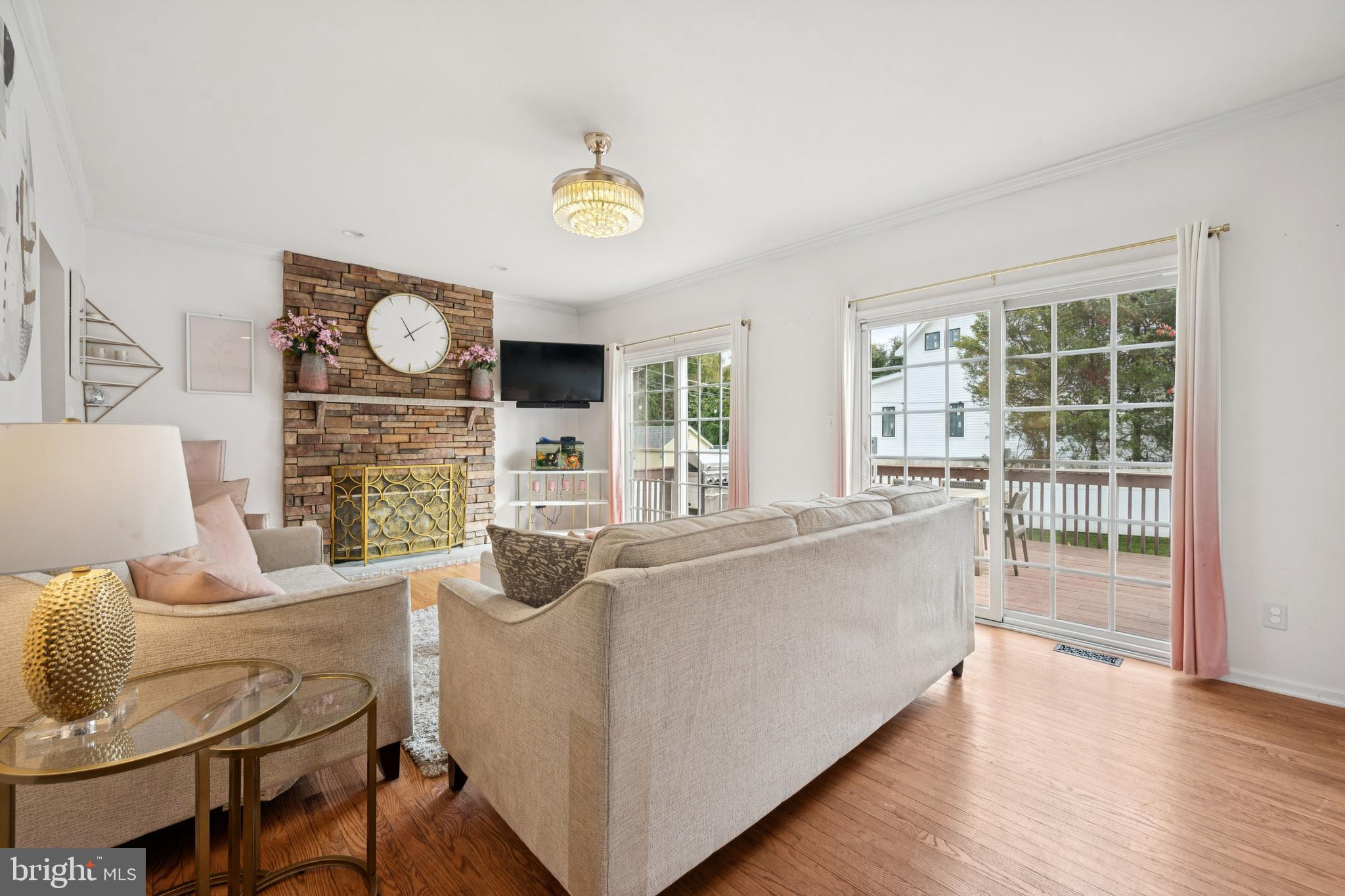 MEDFORD VILLAGE - Residential