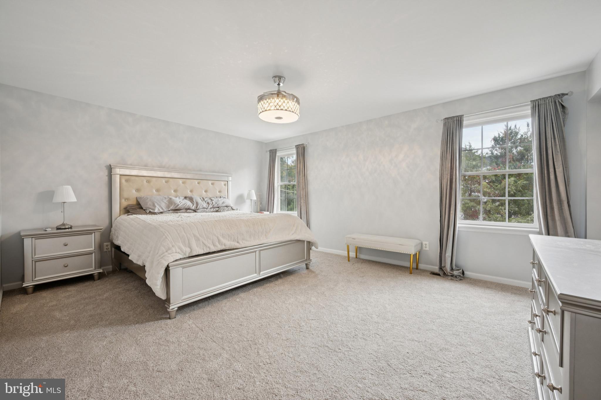 MEDFORD VILLAGE - Residential