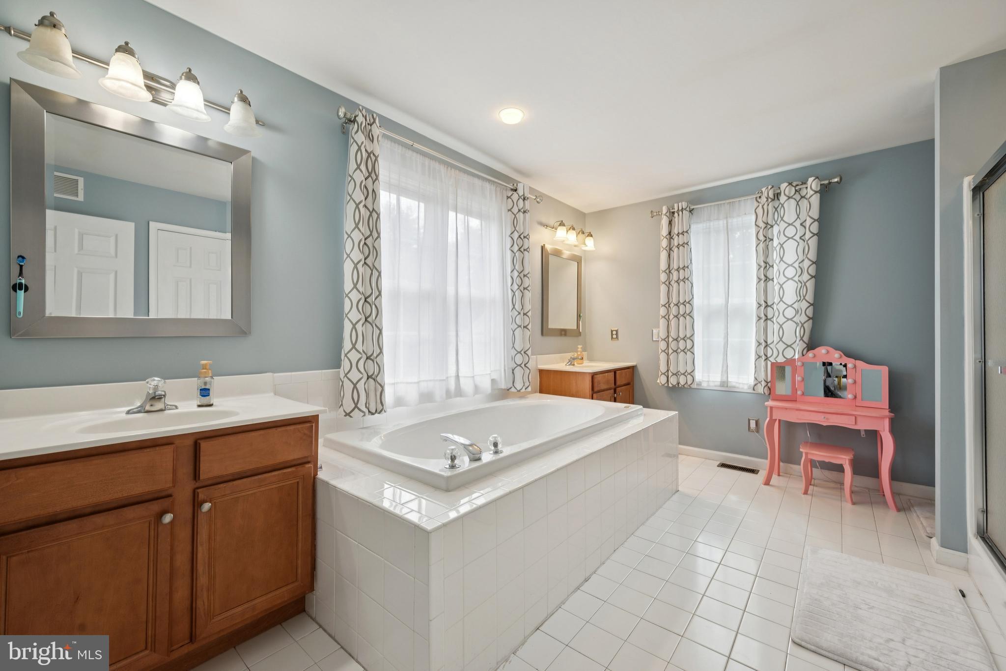 MEDFORD VILLAGE - Residential