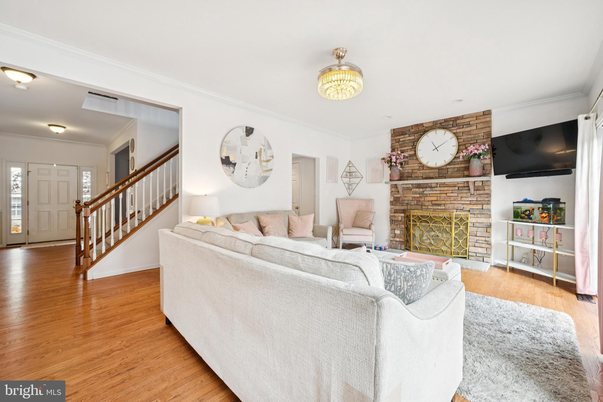 MEDFORD VILLAGE - Residential