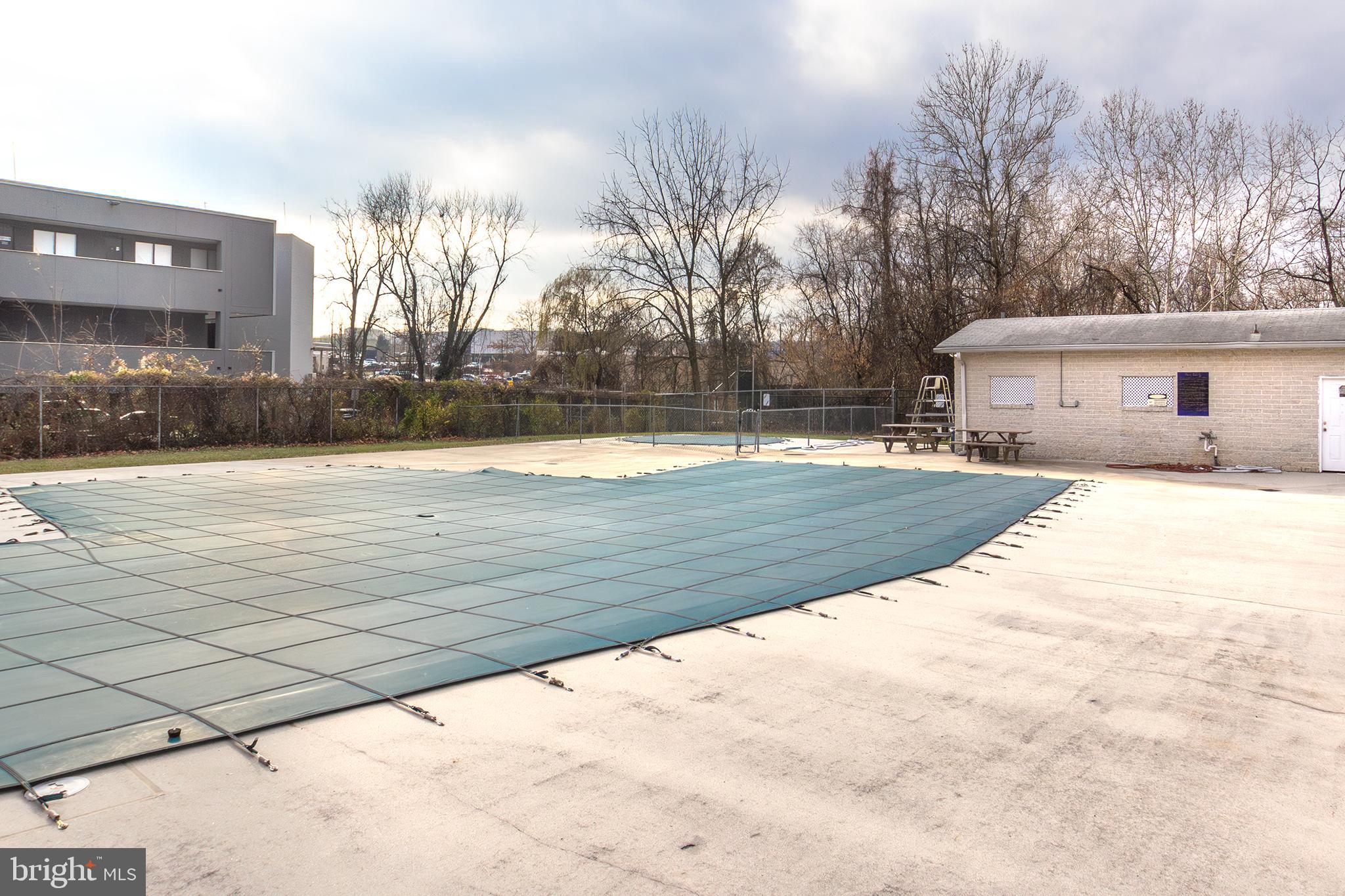 WARREN LODGE CONDOMINIUMS - Residential