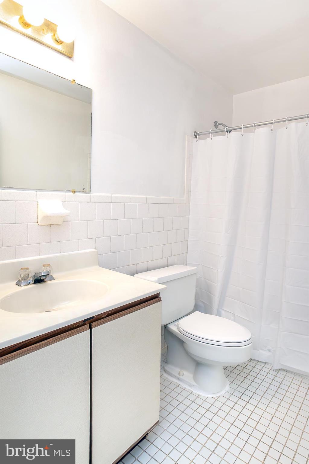 WARREN LODGE CONDOMINIUMS - Residential