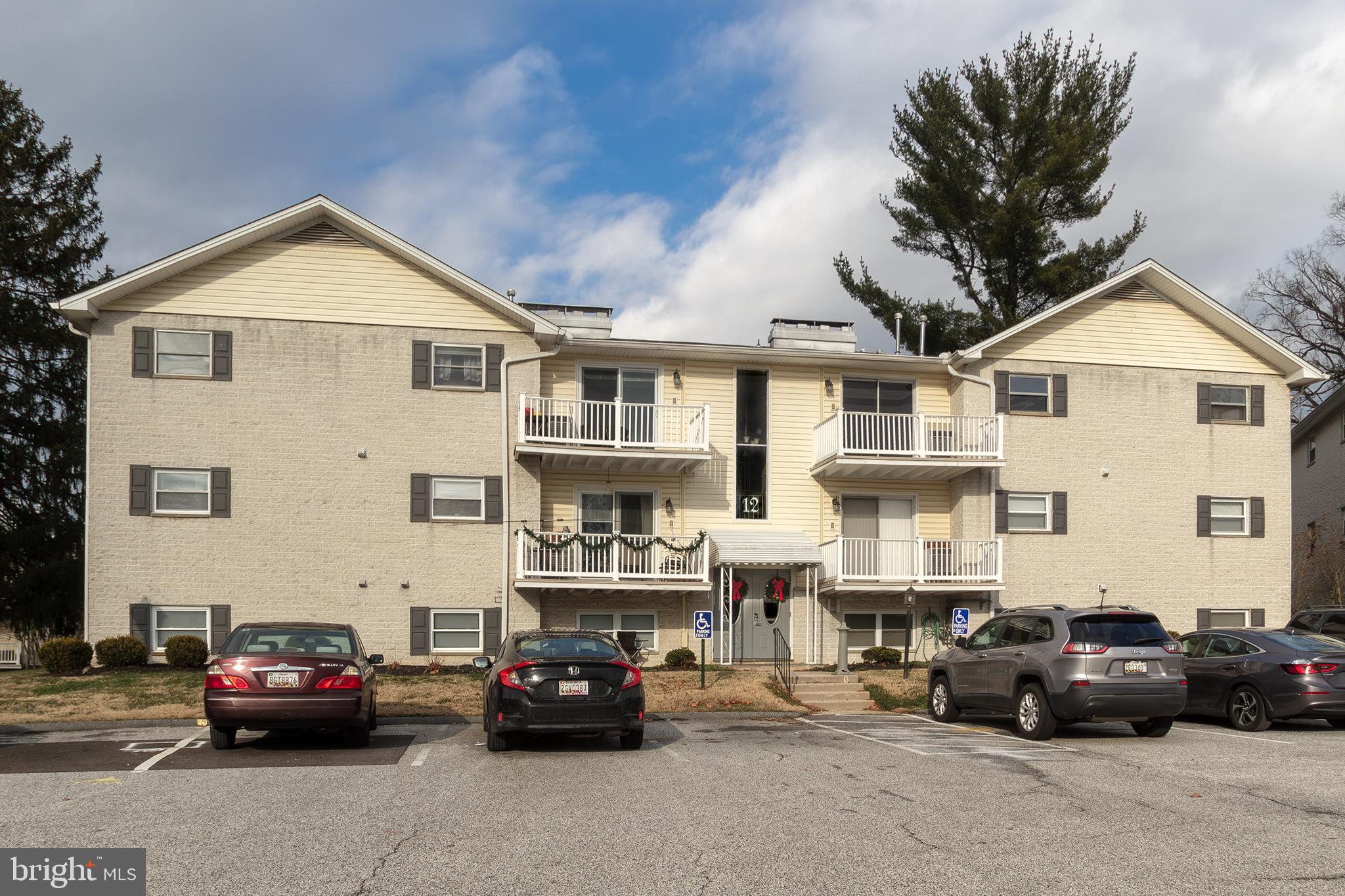 WARREN LODGE CONDOMINIUMS - Residential