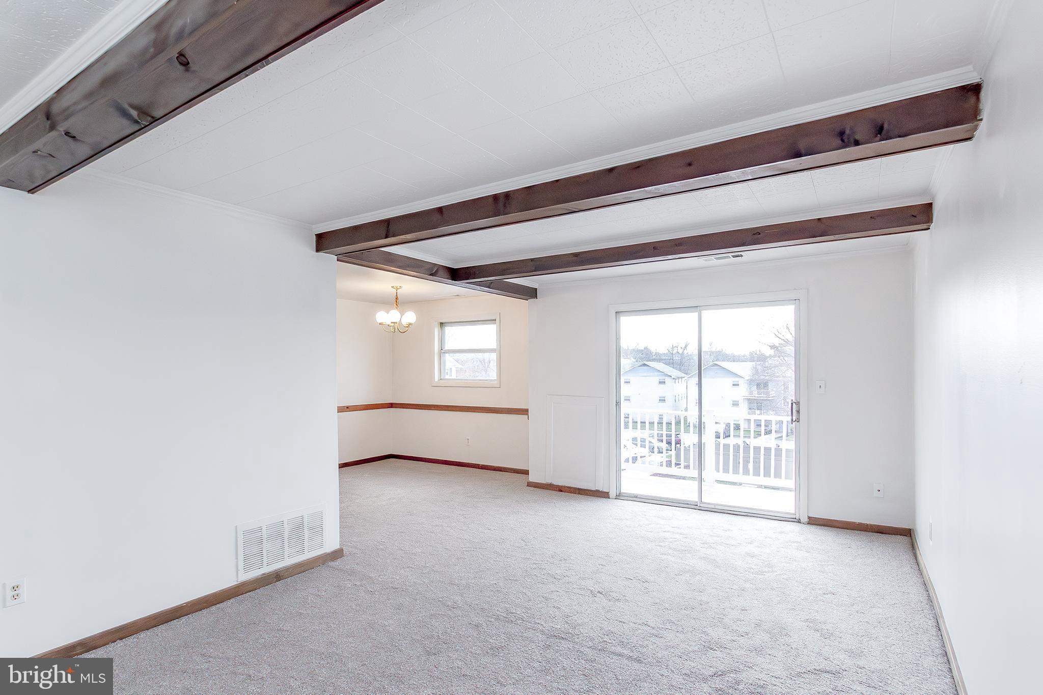 12 WARREN LODGE COURT 2-D