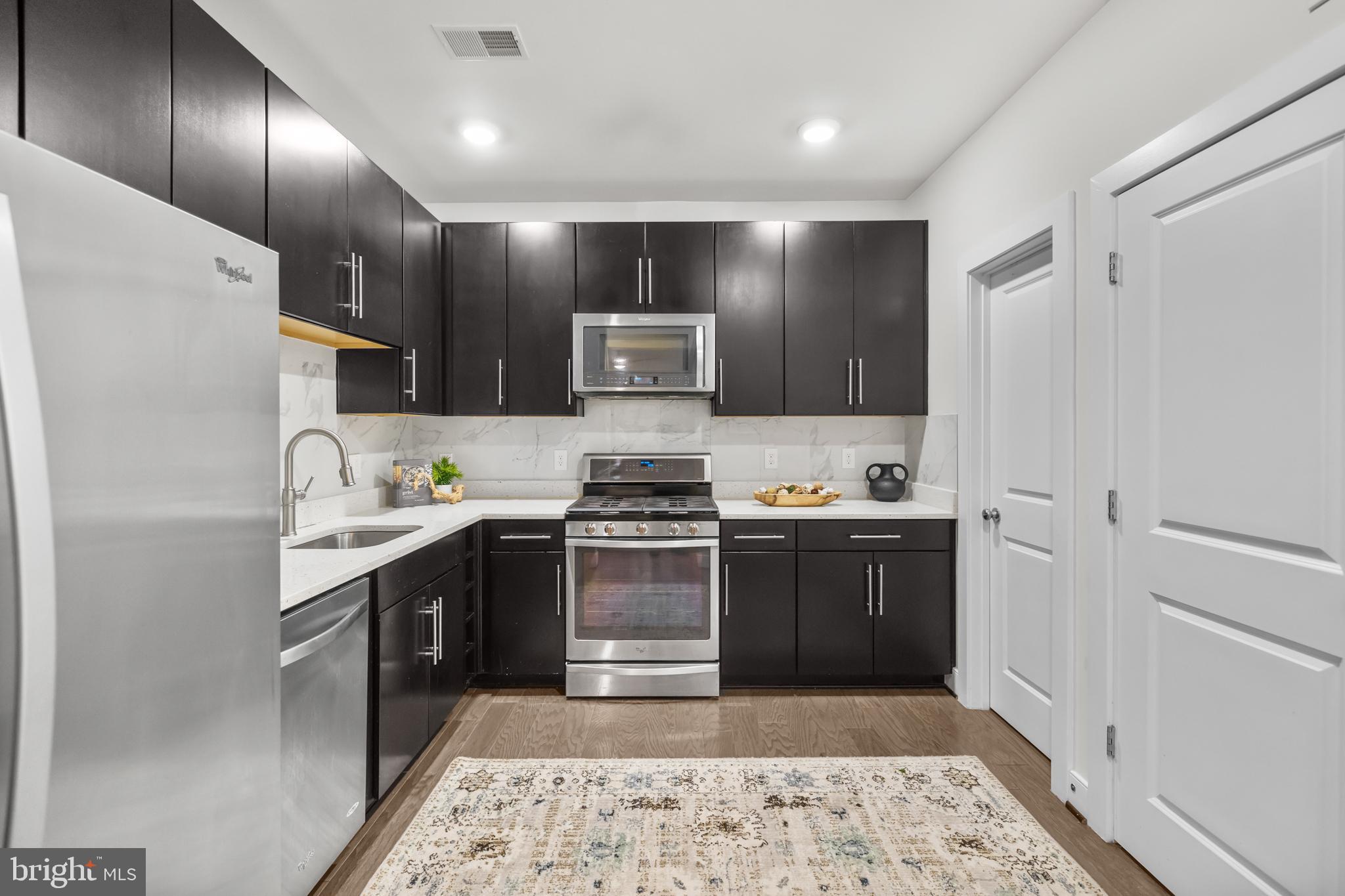 FLATS AT METROWEST - Residential