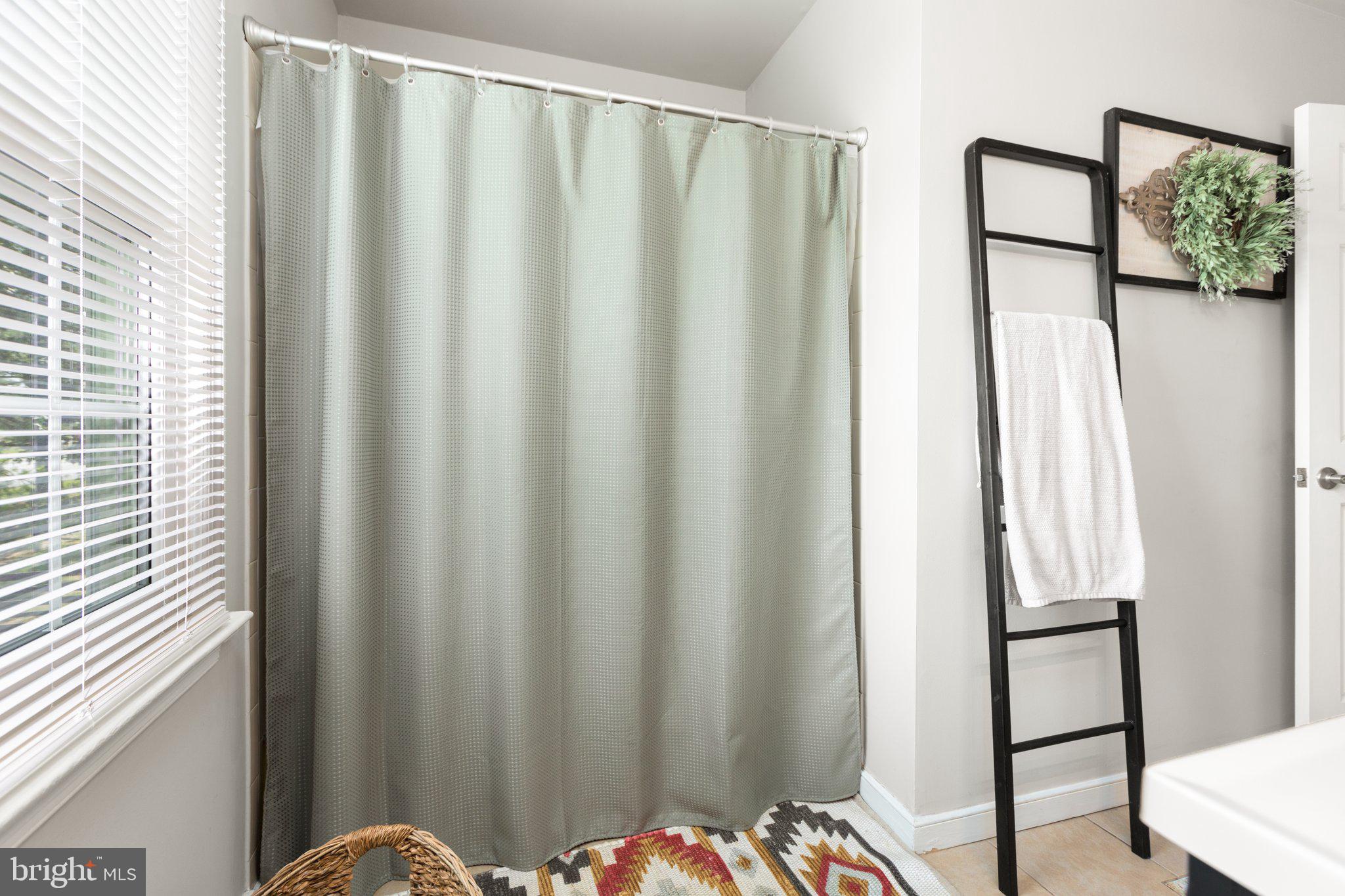 GRANTWOOD ACRES - Residential