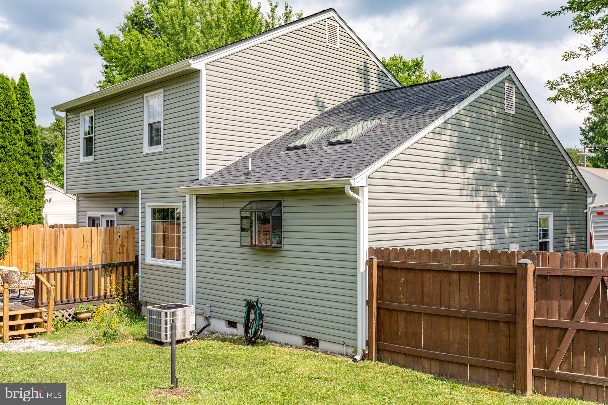 GRANTWOOD ACRES - Residential