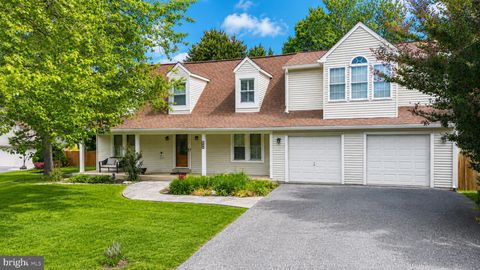 Photo of 17401 Blossom View Drive, OLNEY, MD 20832 (MLS # MDMC2239548)