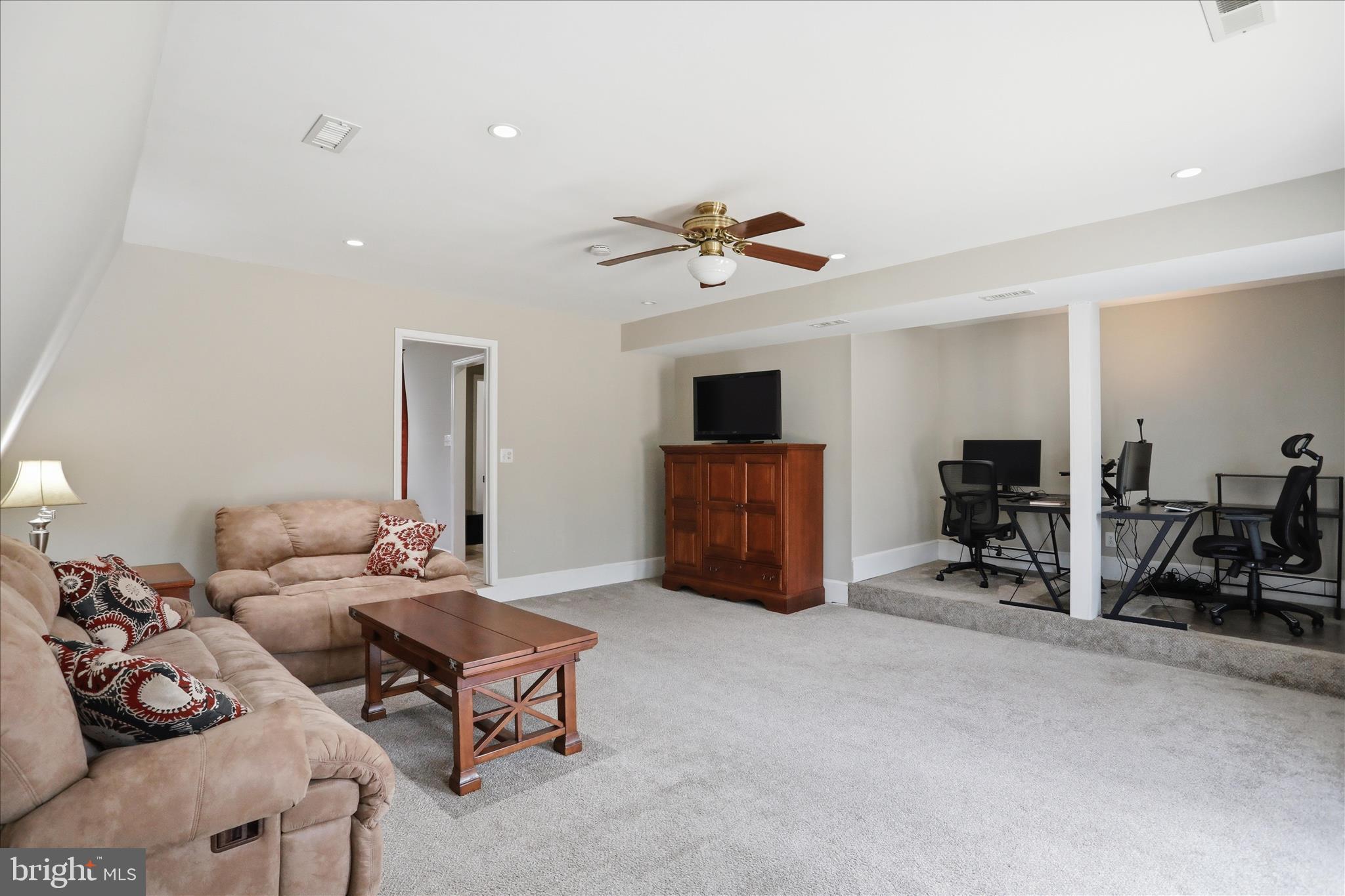 RIVER BLUFFS - Residential