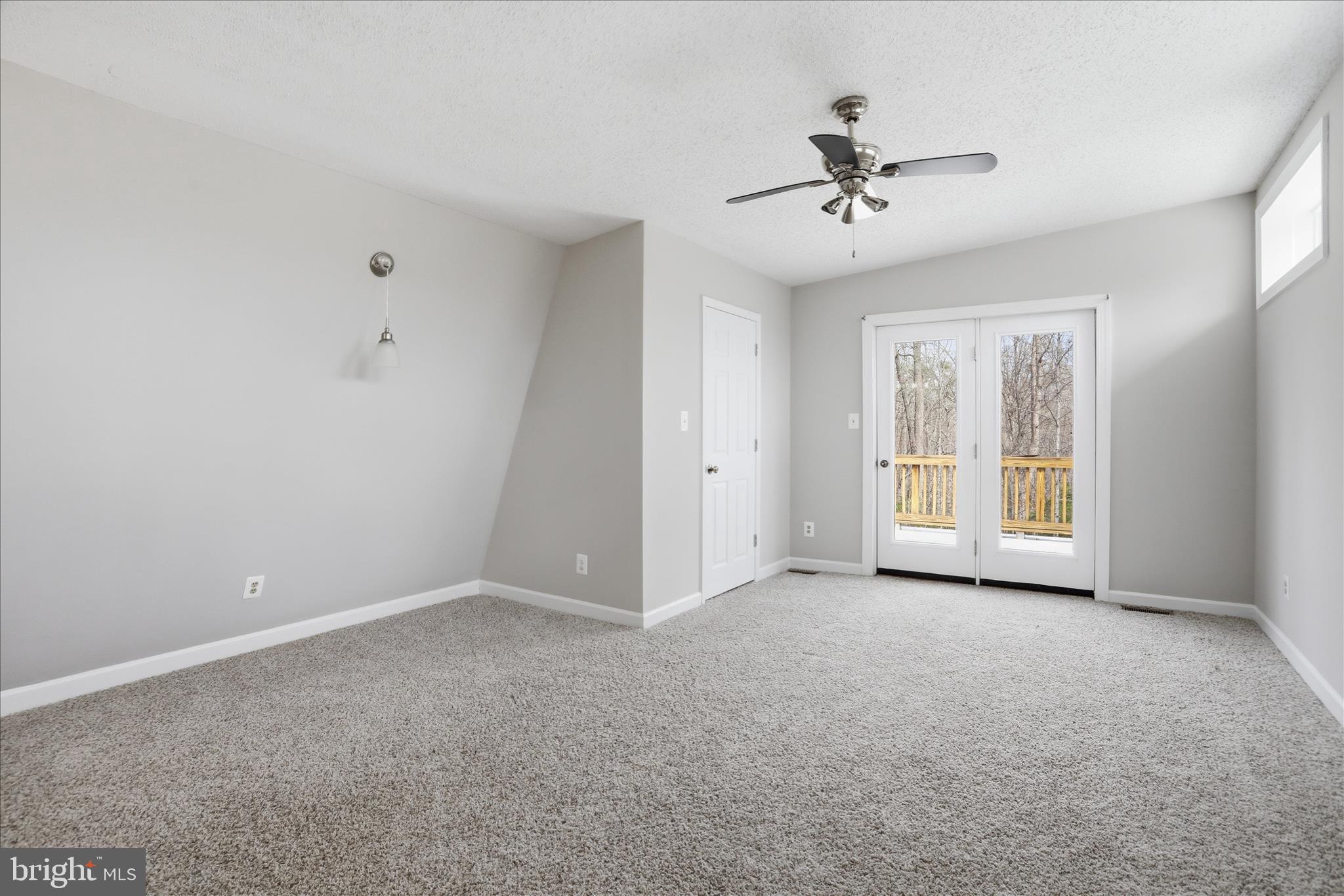 RIVER BLUFFS - Residential