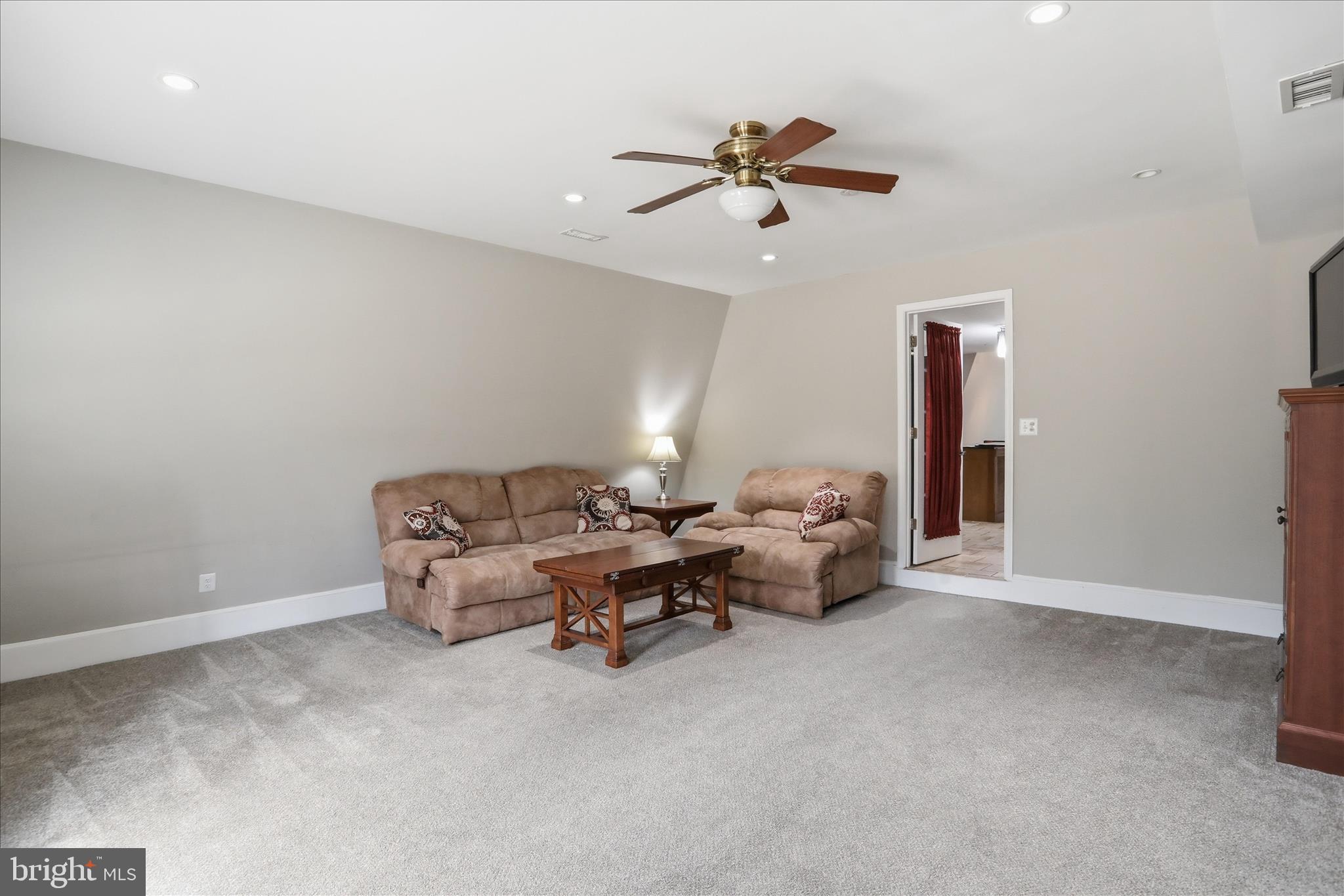 RIVER BLUFFS - Residential