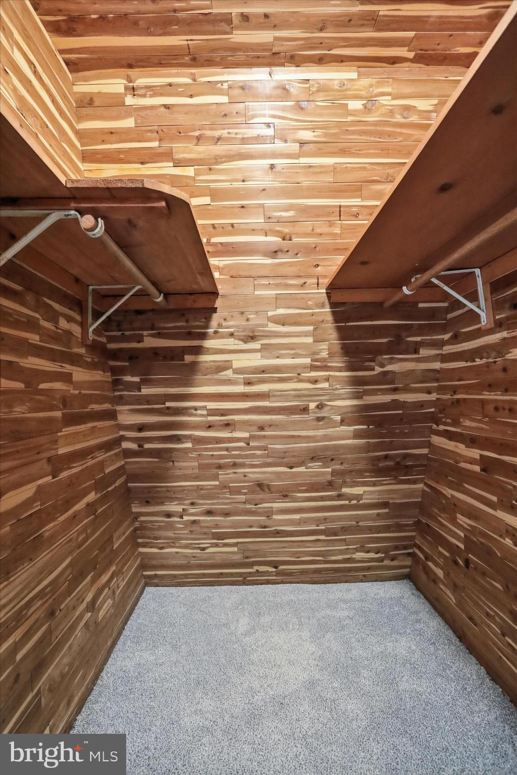 RIVER BLUFFS - Residential