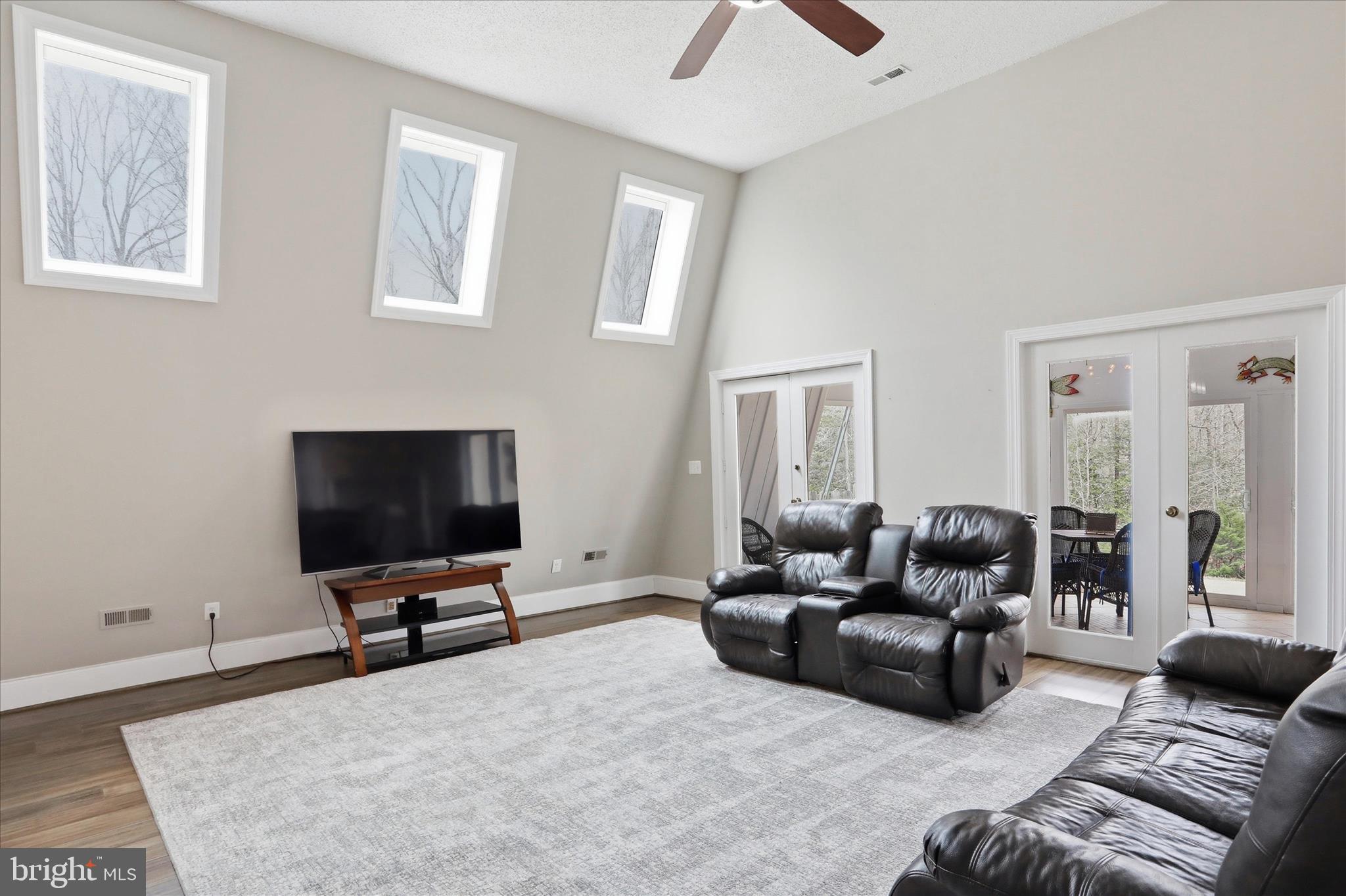 RIVER BLUFFS - Residential