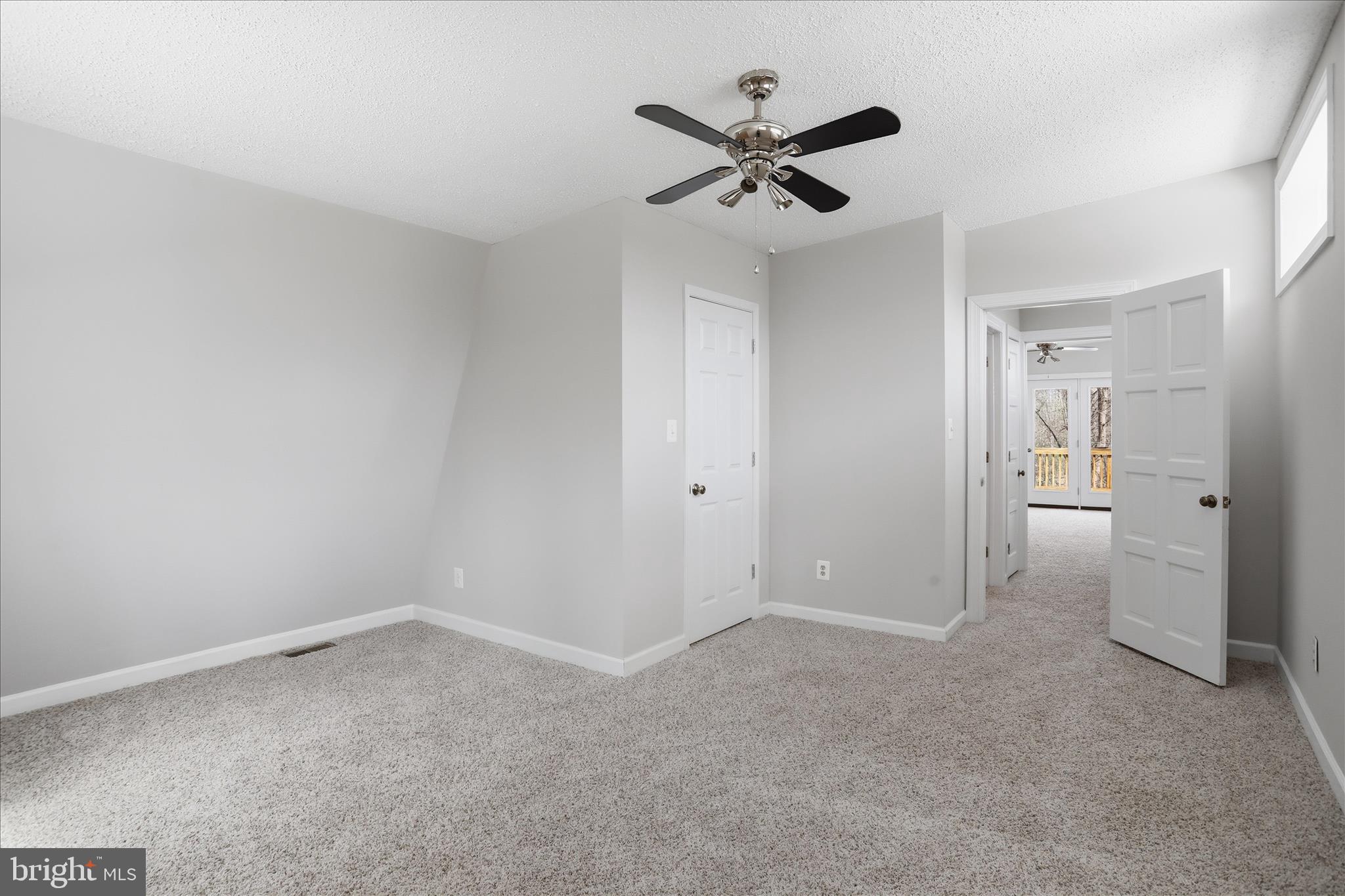 RIVER BLUFFS - Residential