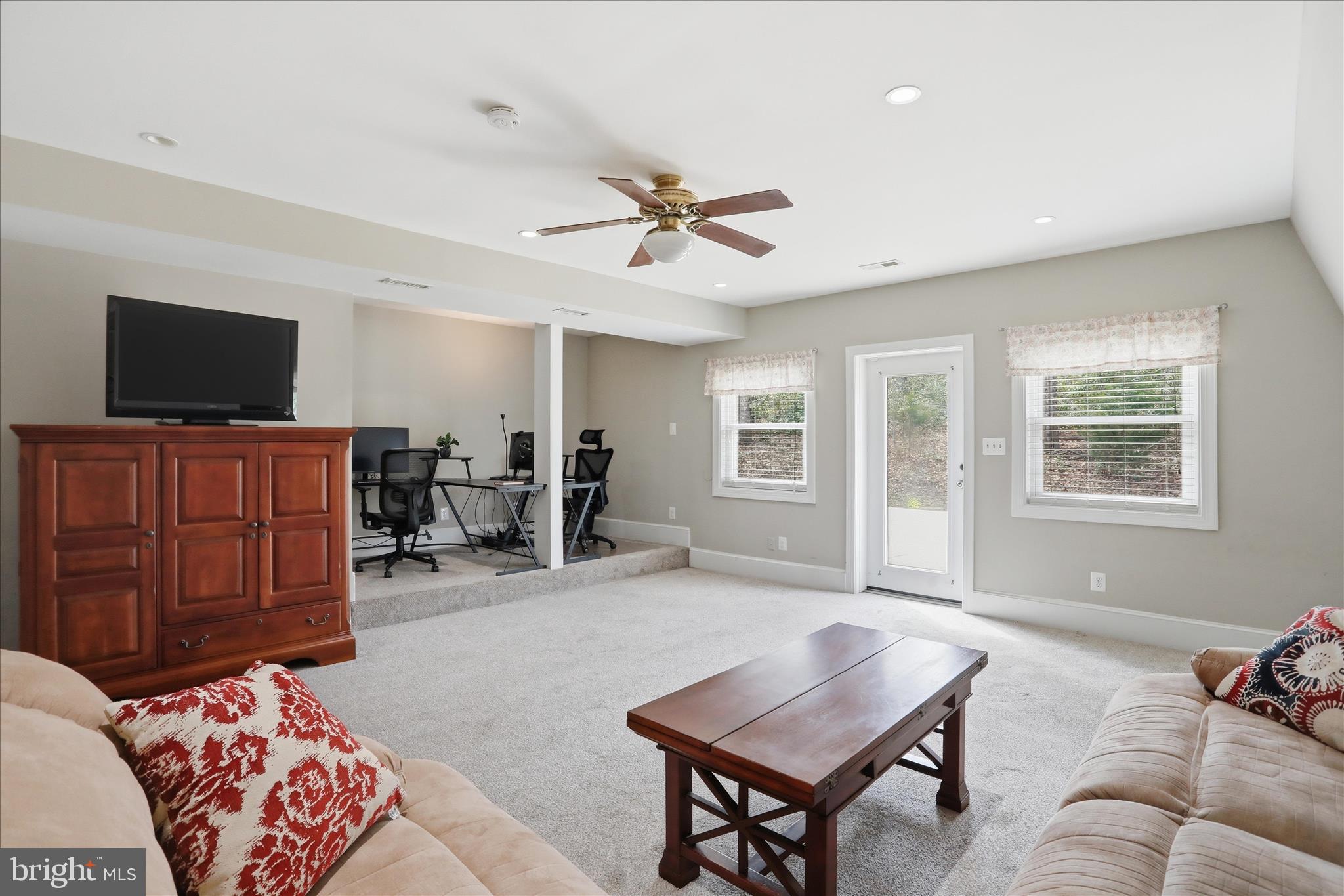 RIVER BLUFFS - Residential