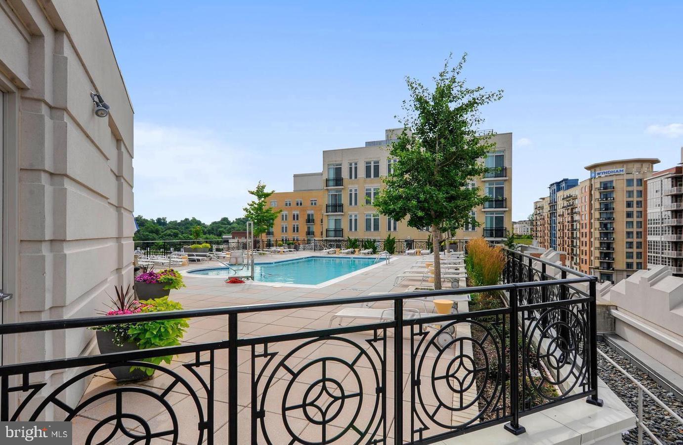 NATIONAL HARBOR - Residential