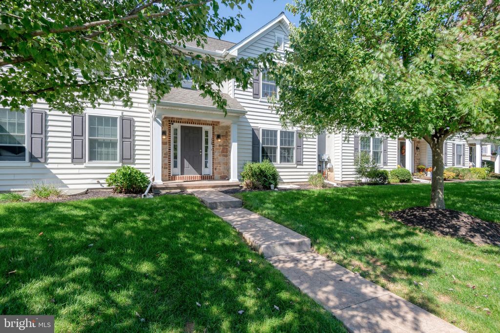 Photo of 118 Baneberry Lane, Lititz, PA 17543 (MLS # PALA2042252)