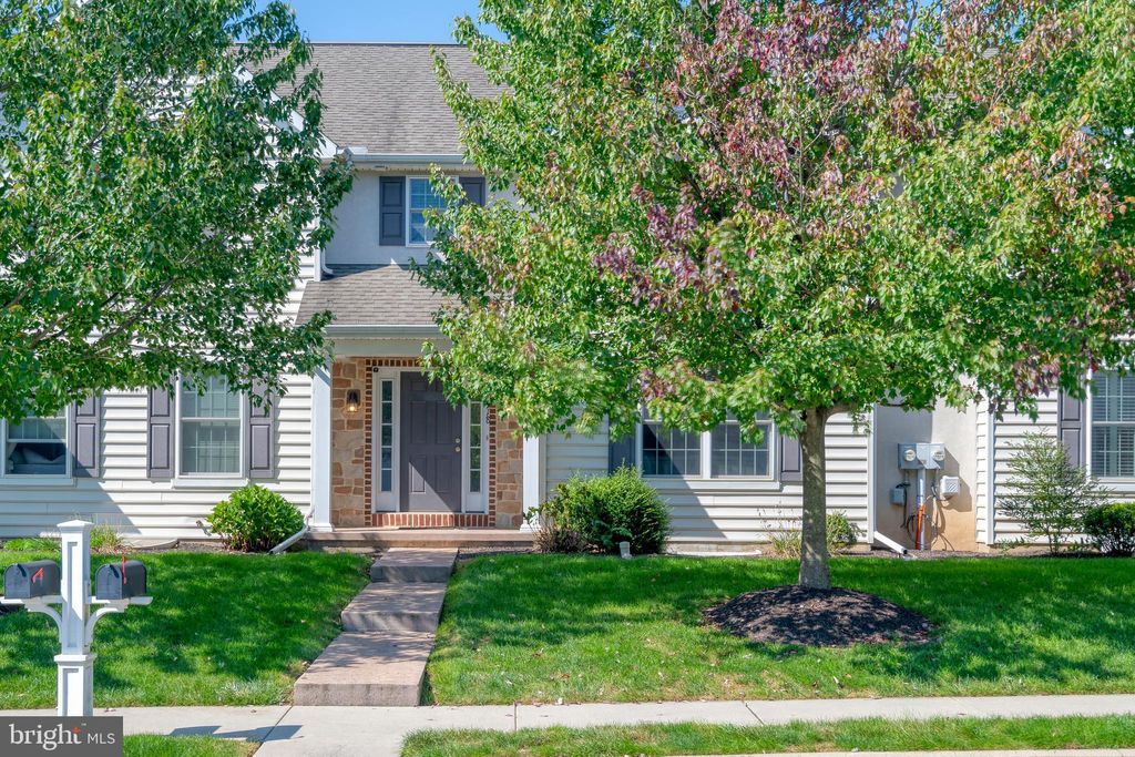 Photo of 118 Baneberry Lane, Lititz, PA 17543 (MLS # PALA2042252)