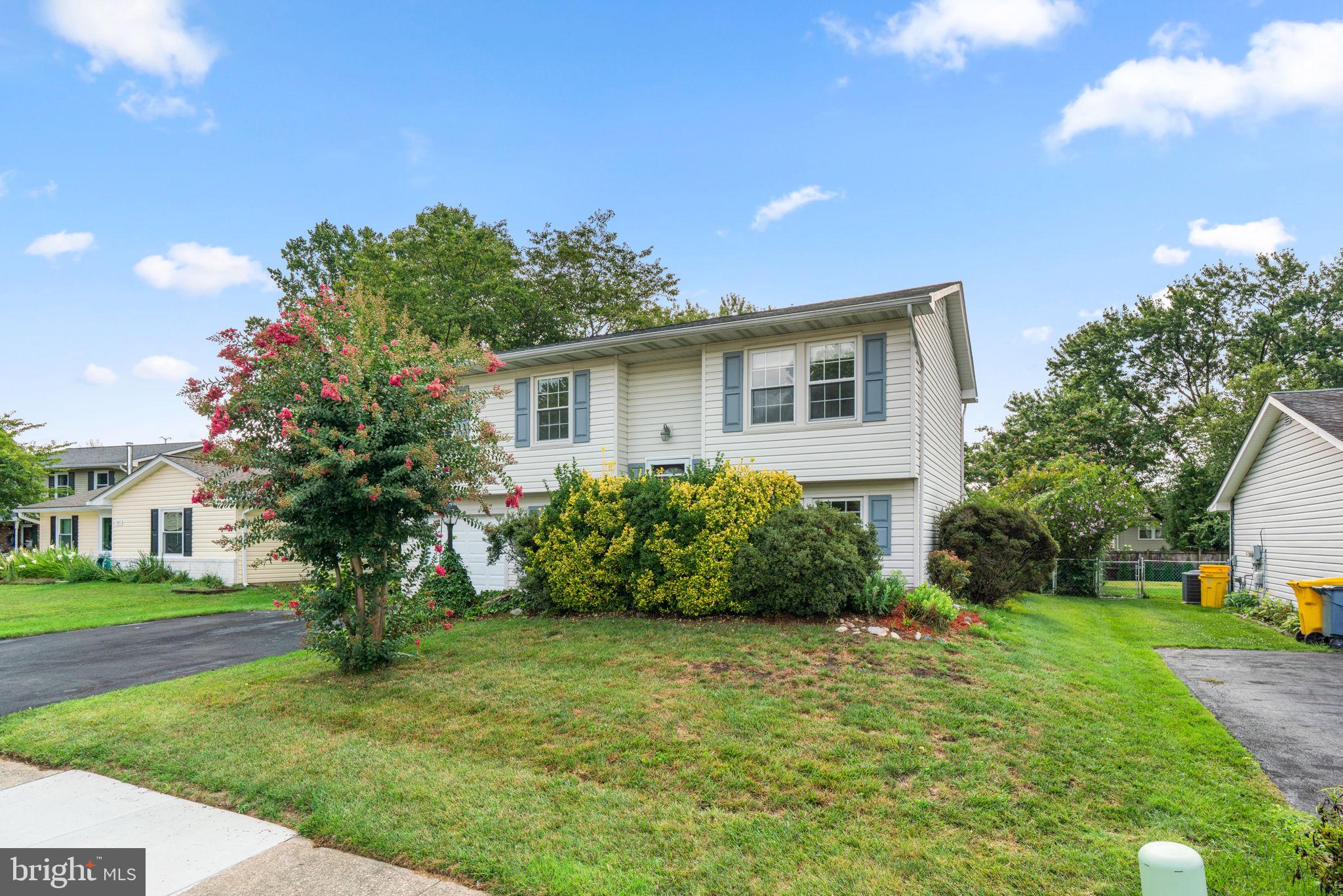 985 SUNNY COURT