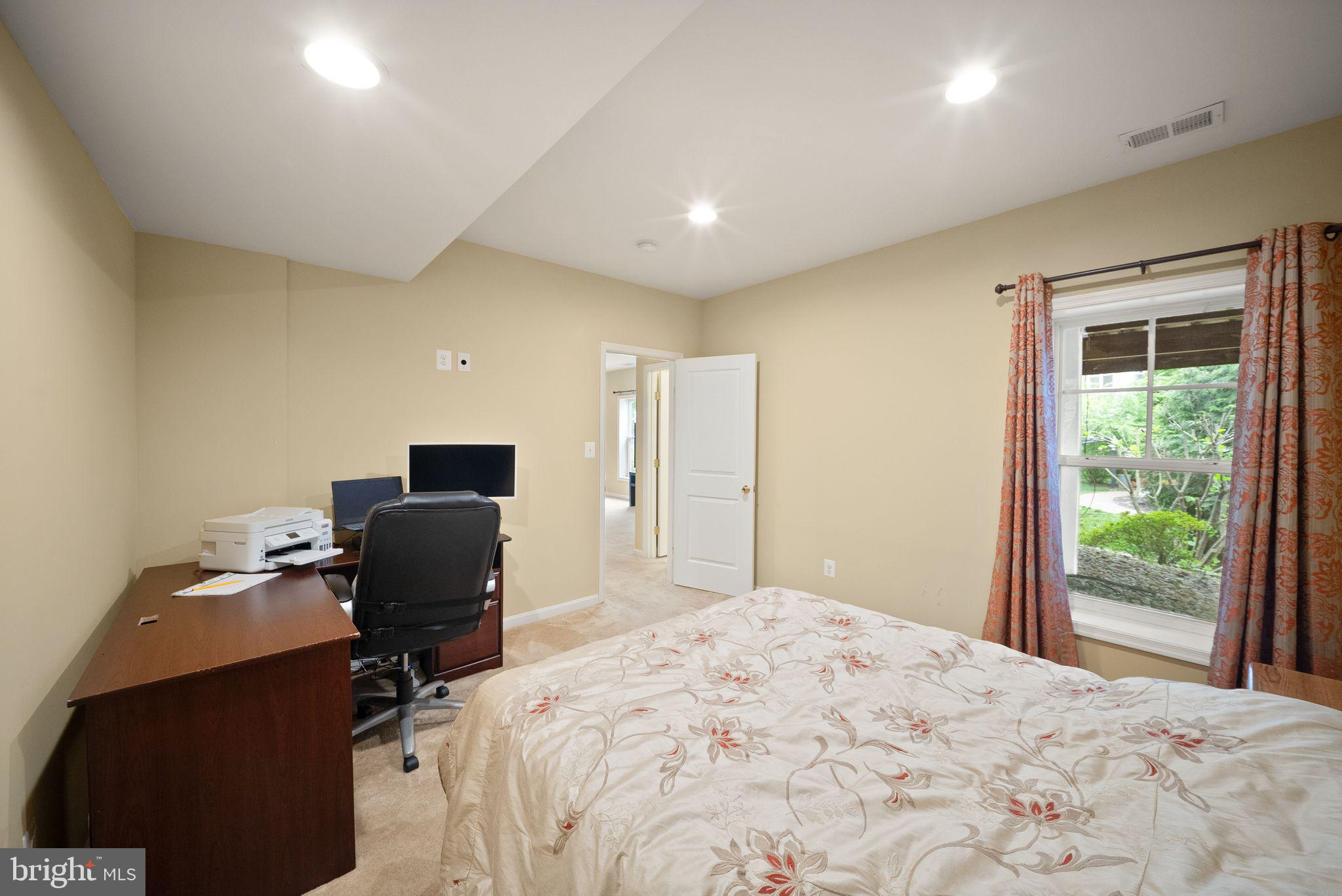 VICTORY LAKES - Residential